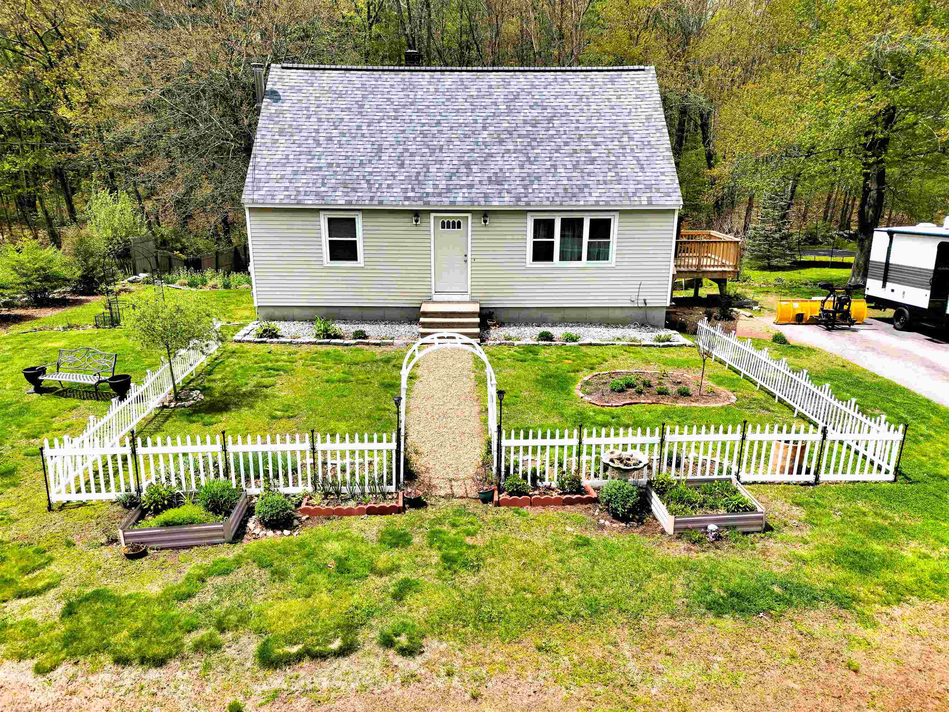 19 Edgewood St, Milford, NH 03055