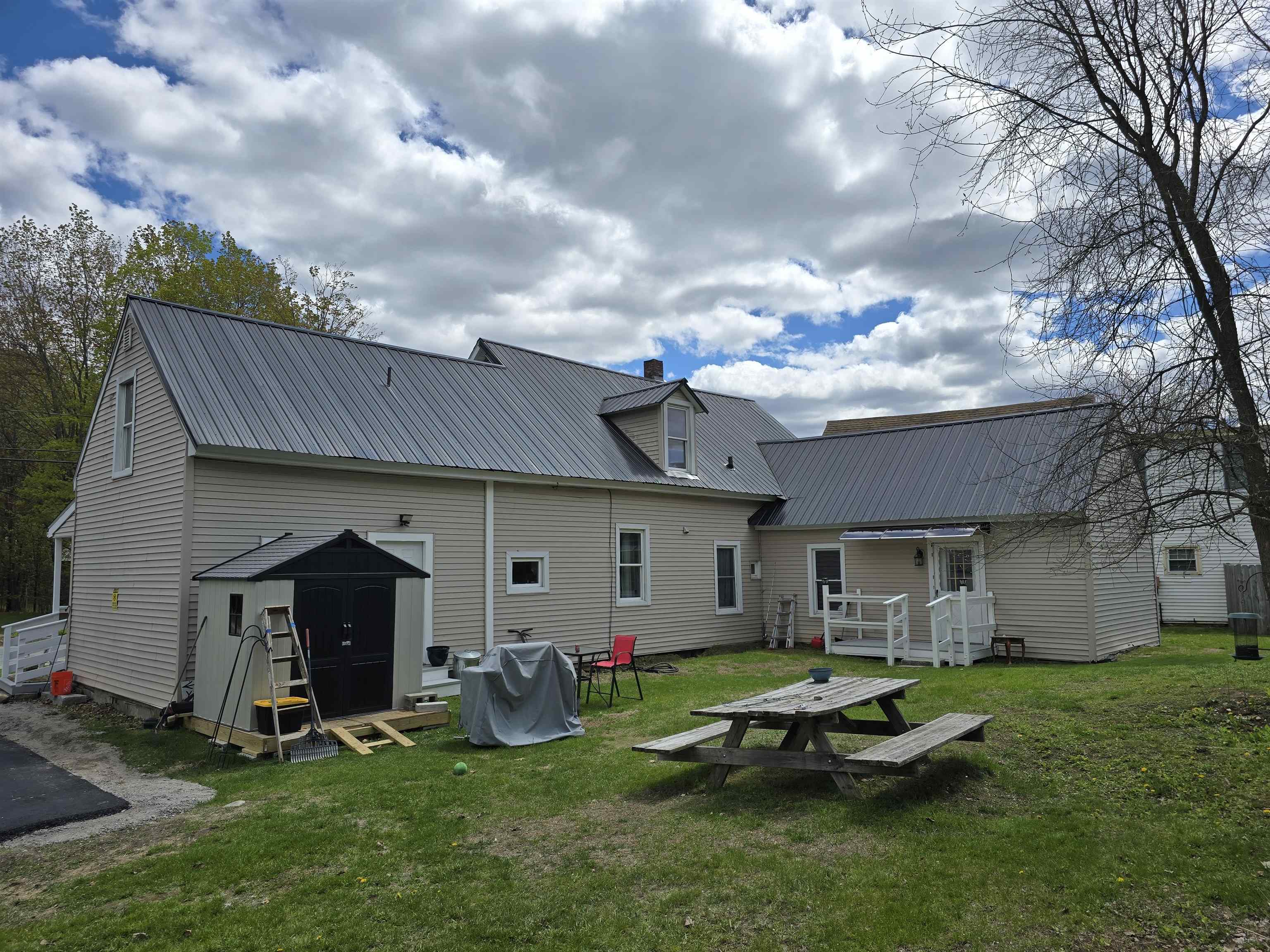 38 Summer St, Newport, NH 03773