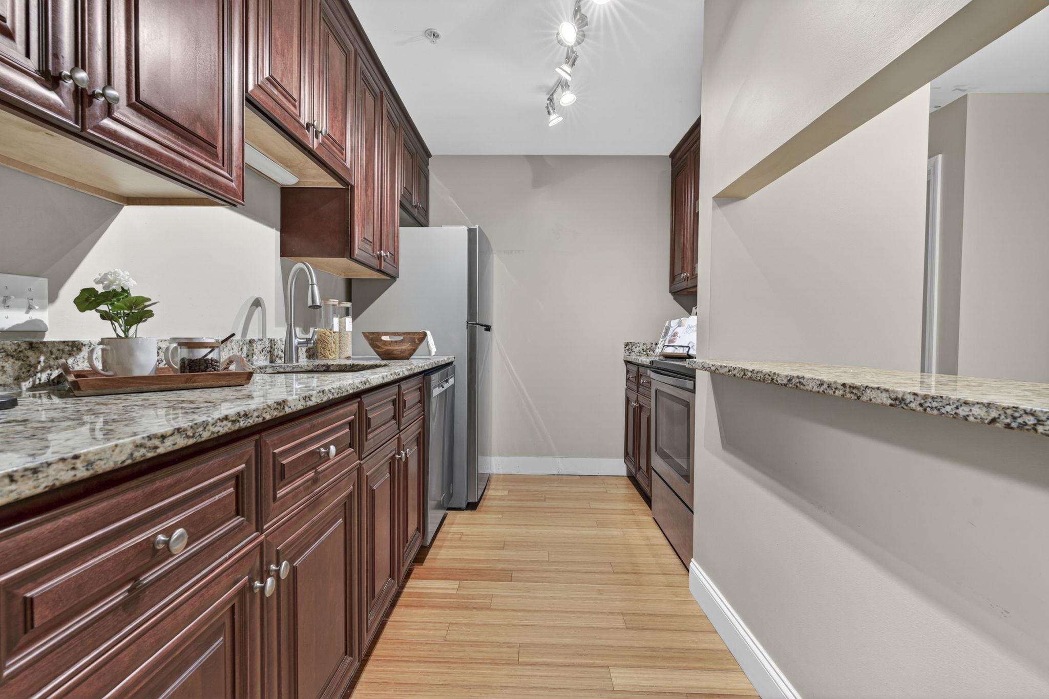 92 Eastern Ave, Manchester, NH 03104