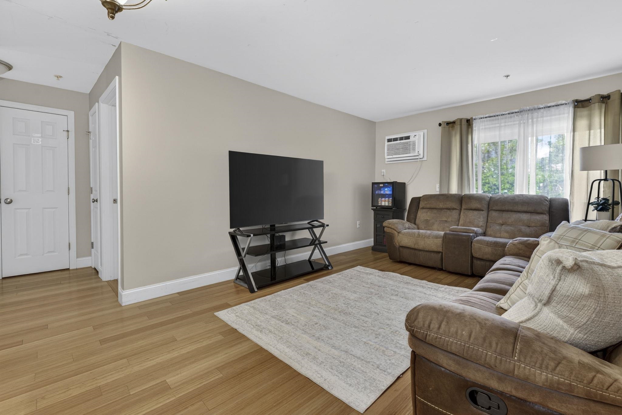 92 Eastern Ave, Manchester, NH 03104