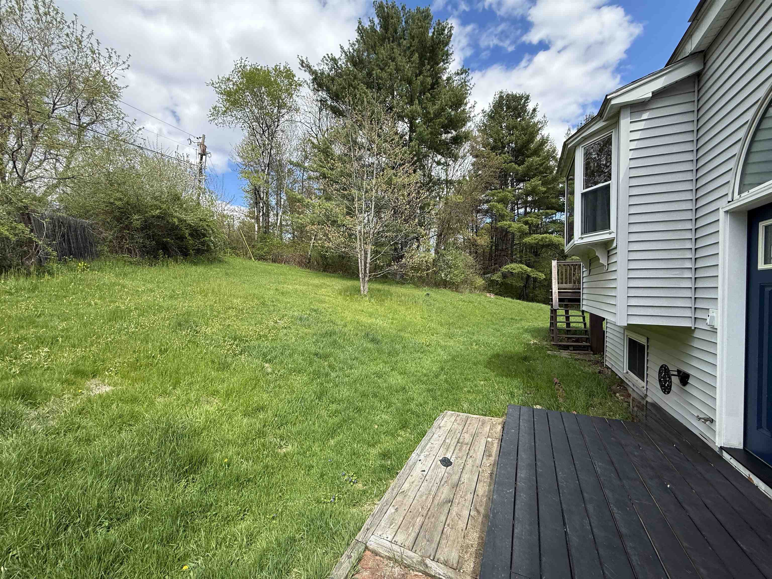 128 Roberts Hill Rd, Claremont, NH 03743