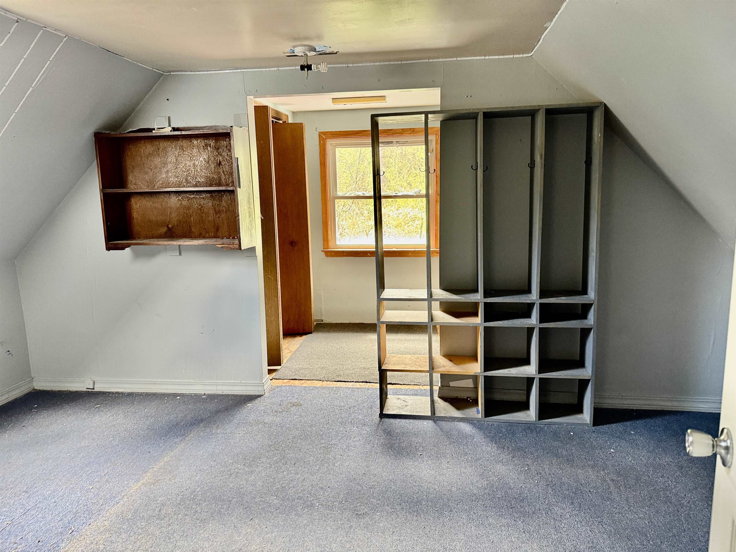 128 Roberts Hill Rd, Claremont, NH 03743