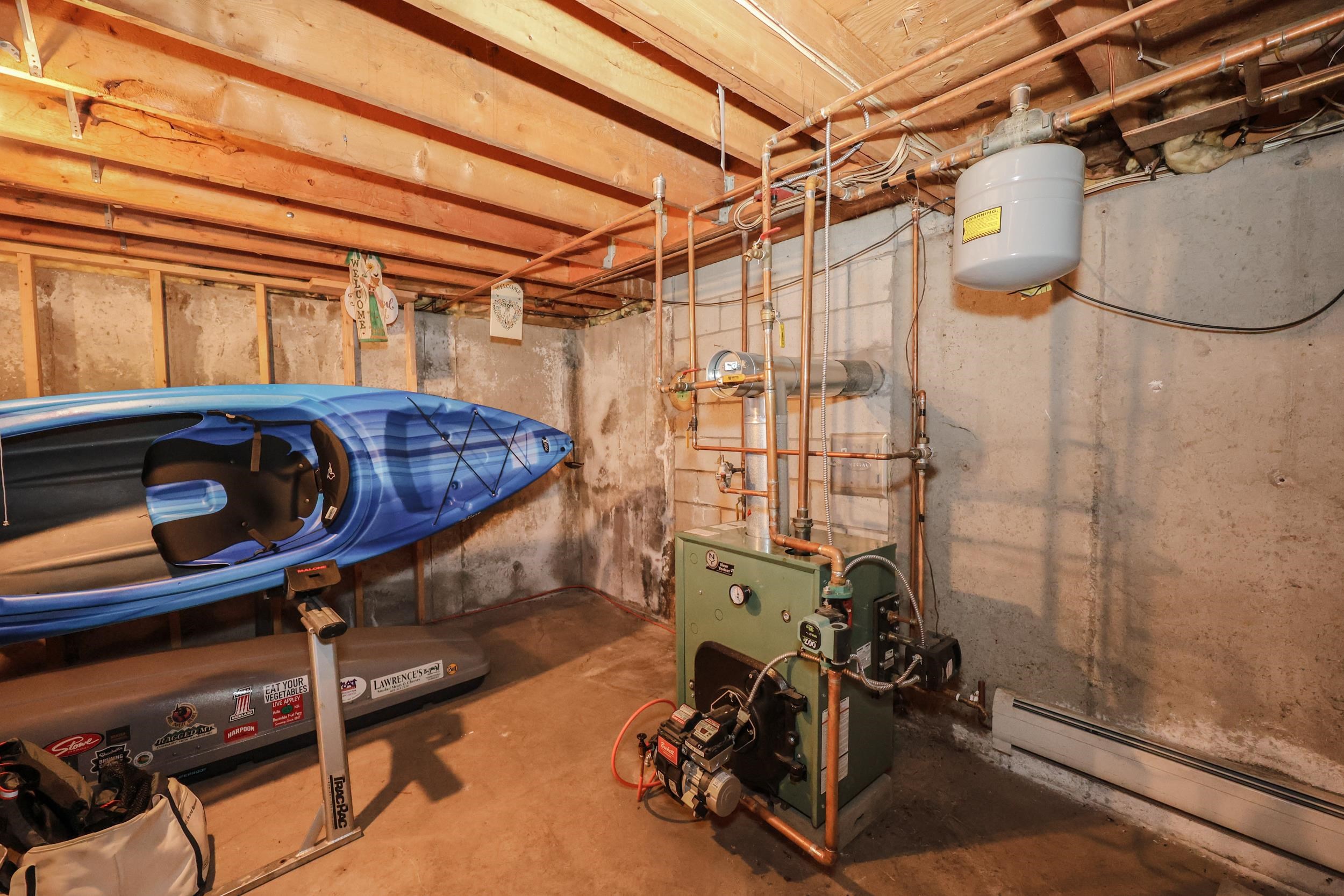 238 Whitten Rd, Milford, NH 03055