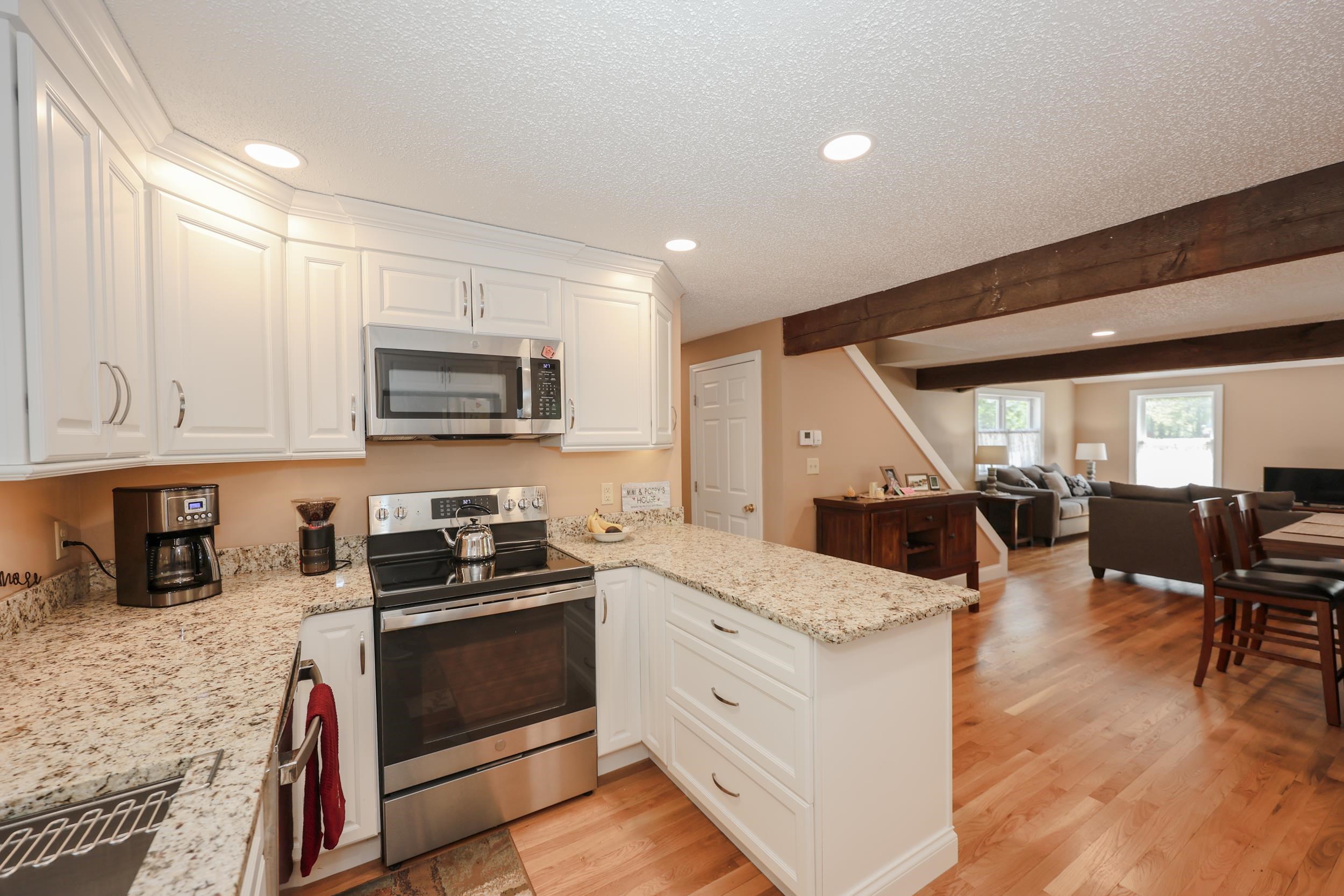 238 Whitten Rd, Milford, NH 03055
