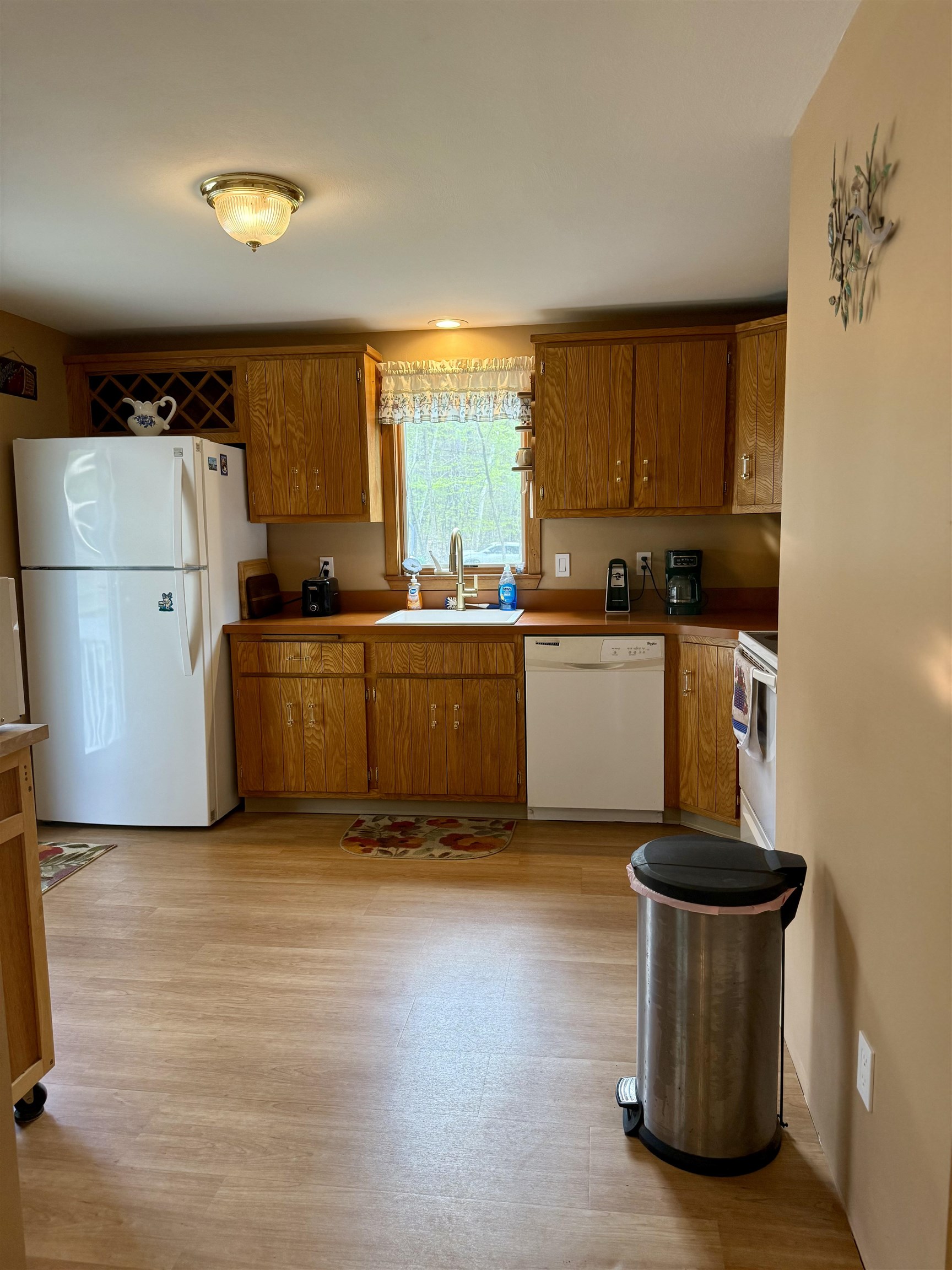 Photo 10 of 27