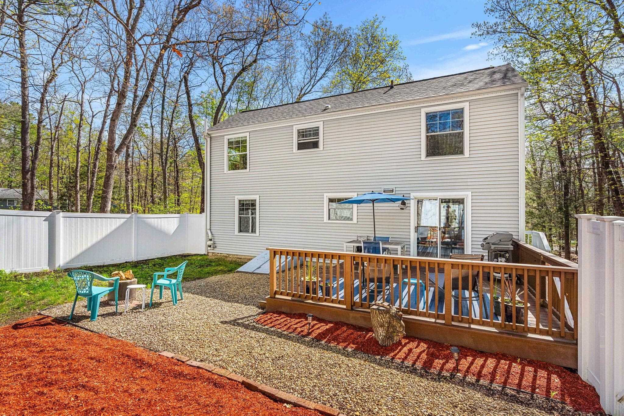 25 Great Hill Dr, Newmarket, NH 03857