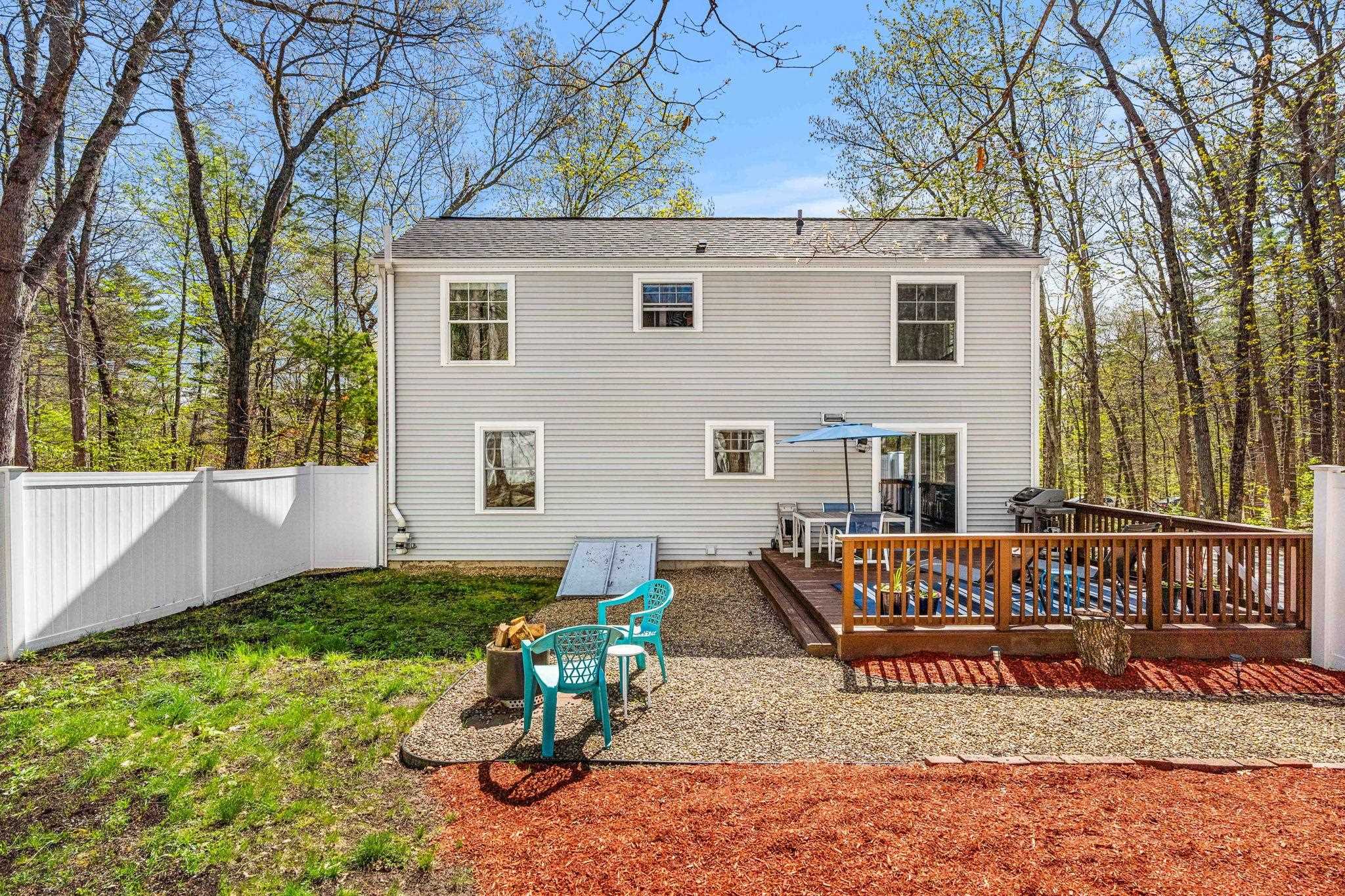 25 Great Hill Dr, Newmarket, NH 03857