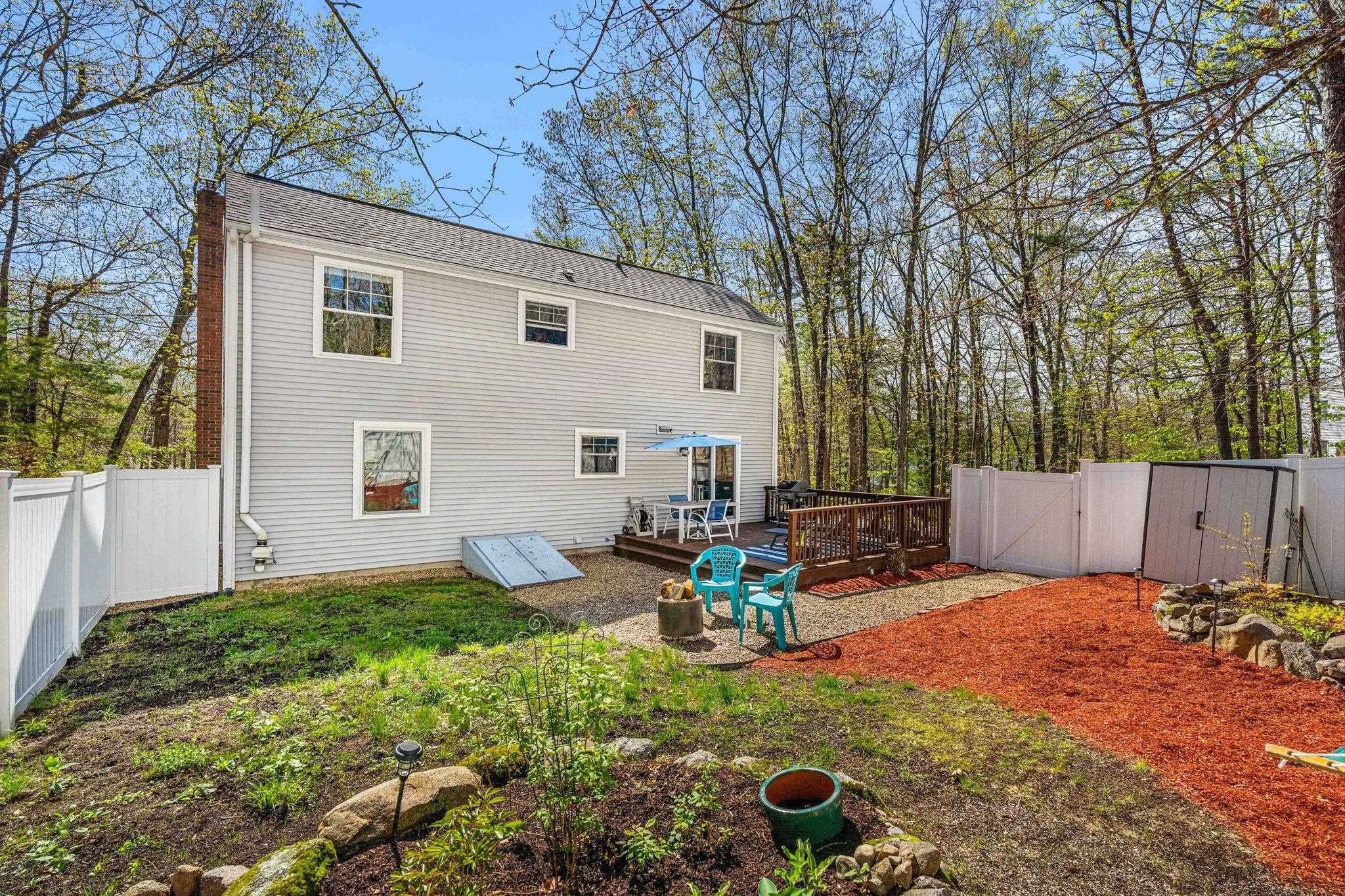 25 Great Hill Dr, Newmarket, NH 03857