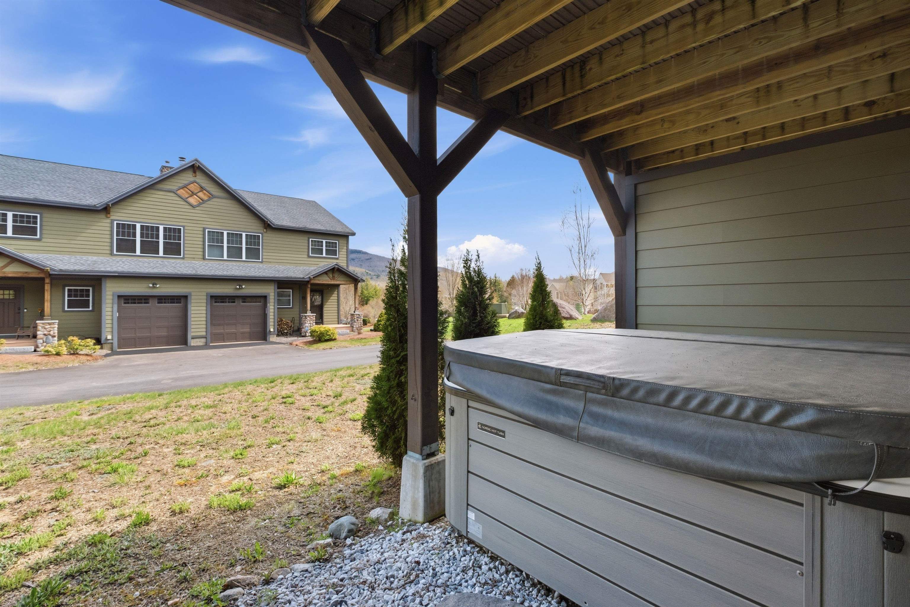 21 Pine Bluff Ter, Lincoln, NH 03251