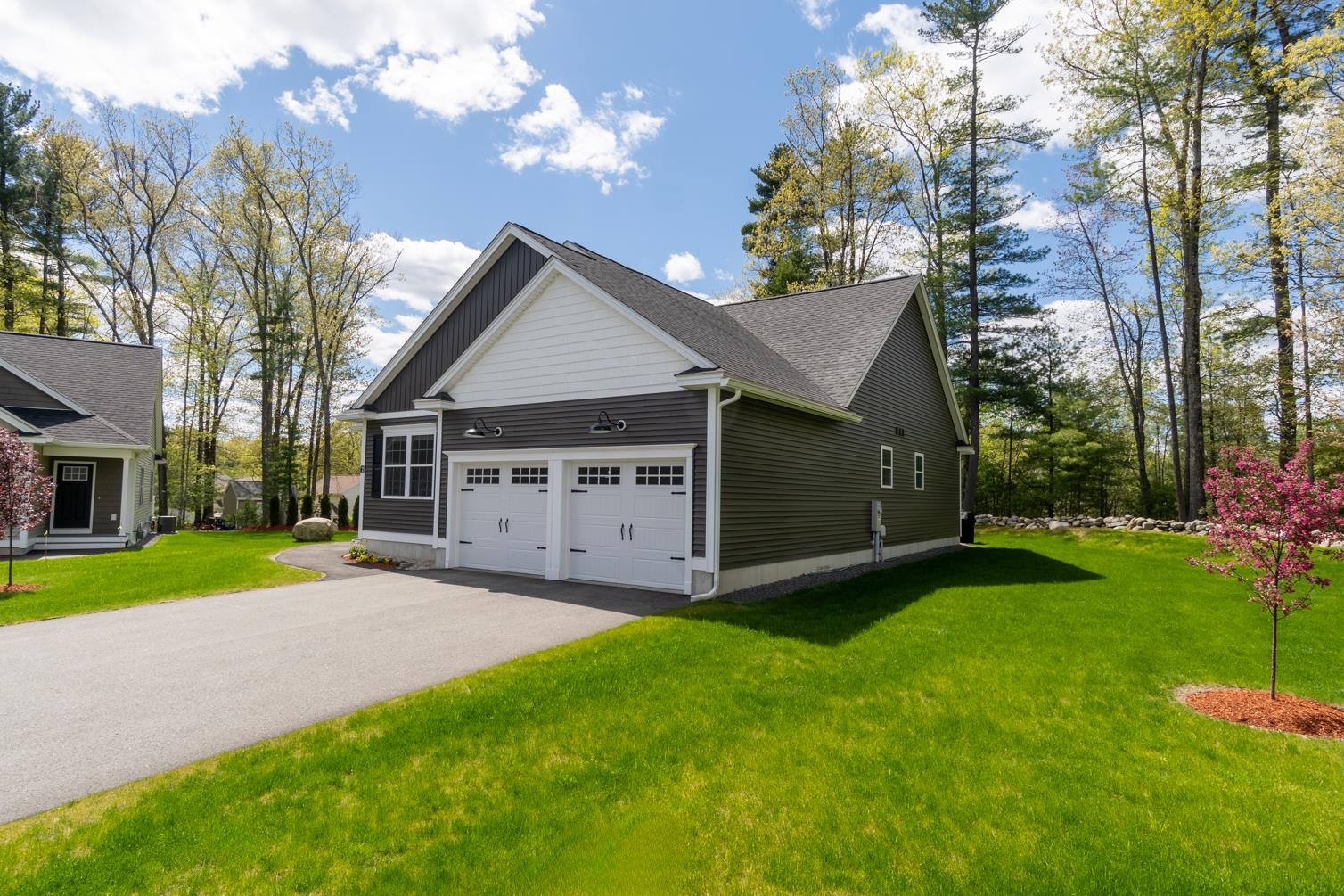 6 Anita Dr, Hudson, NH 03051