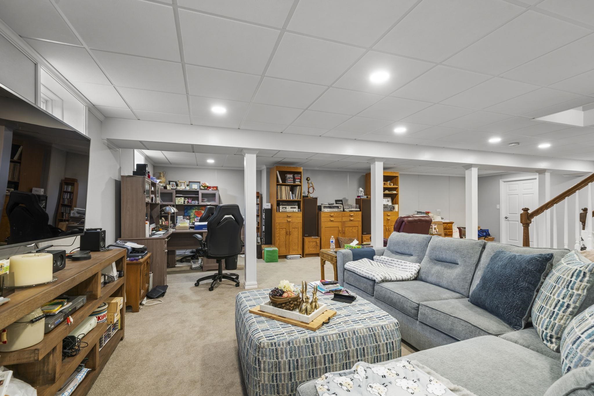 19 Pumpkin Patch Way, Londonderry, NH 03053