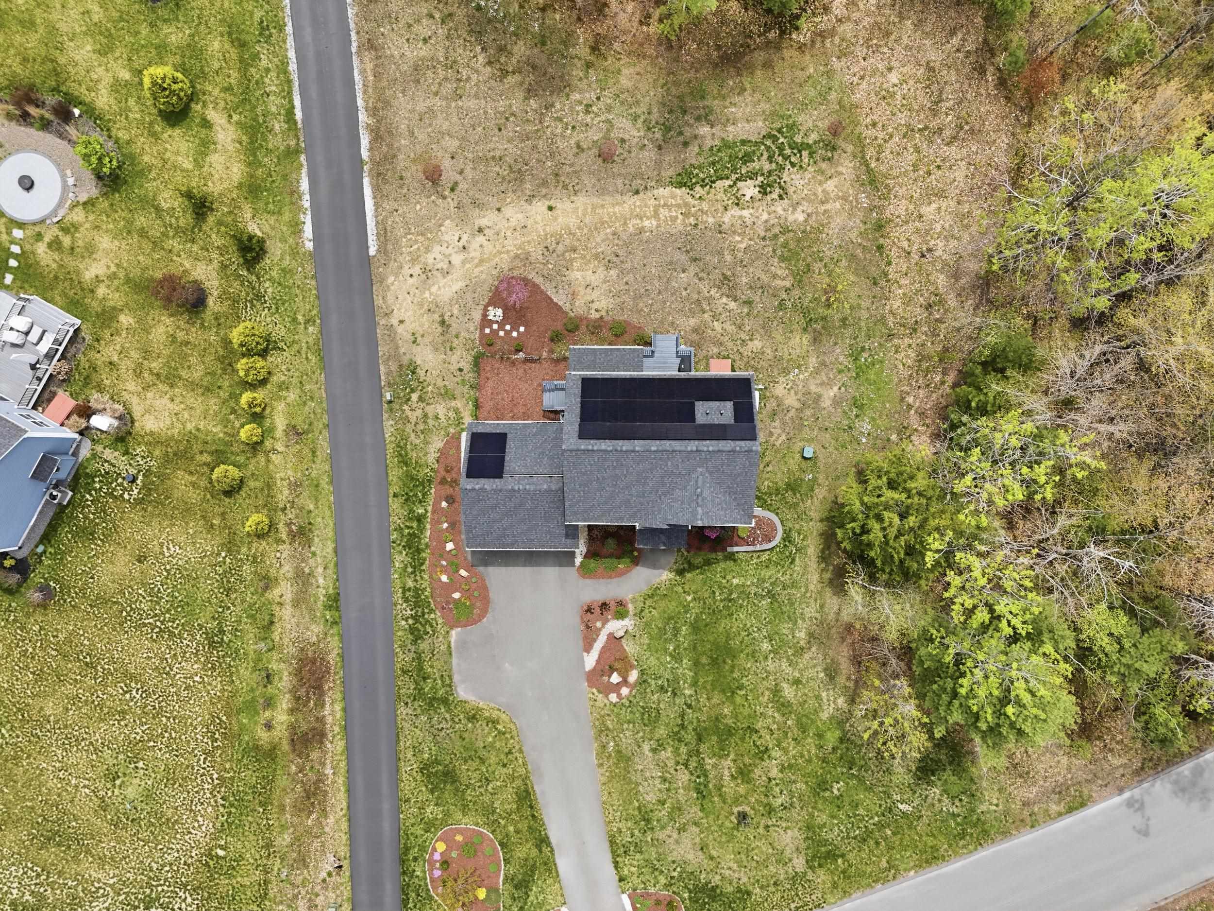 12 Sandybrook Dr, Raymond, NH 03077