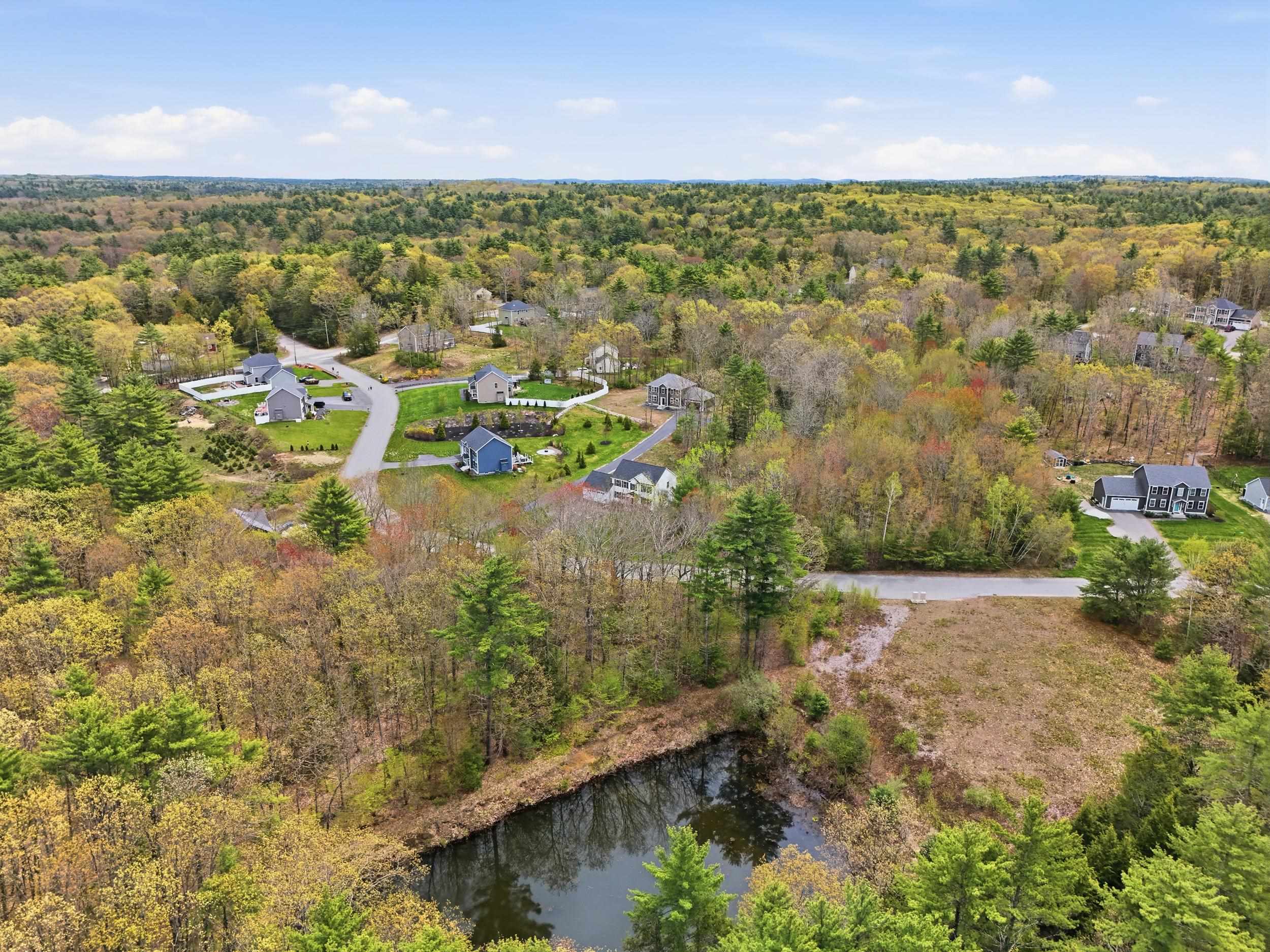 12 Sandybrook Dr, Raymond, NH 03077