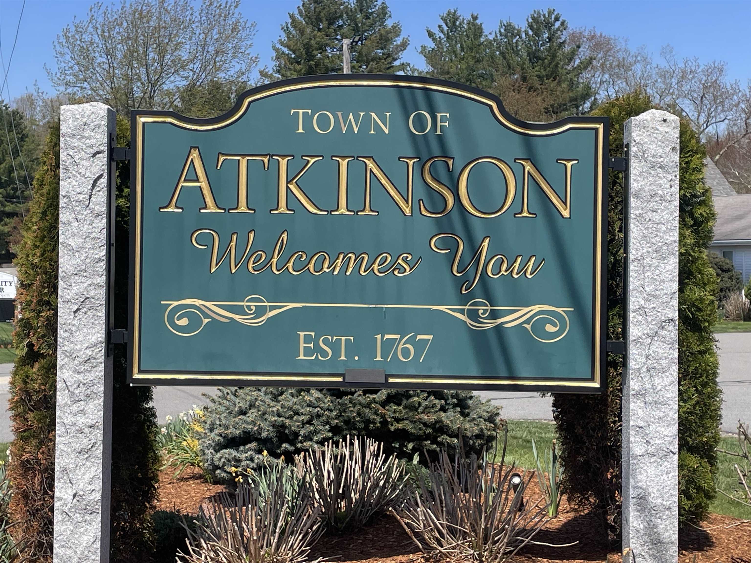 15 Knightland Rd, Atkinson, NH 03811