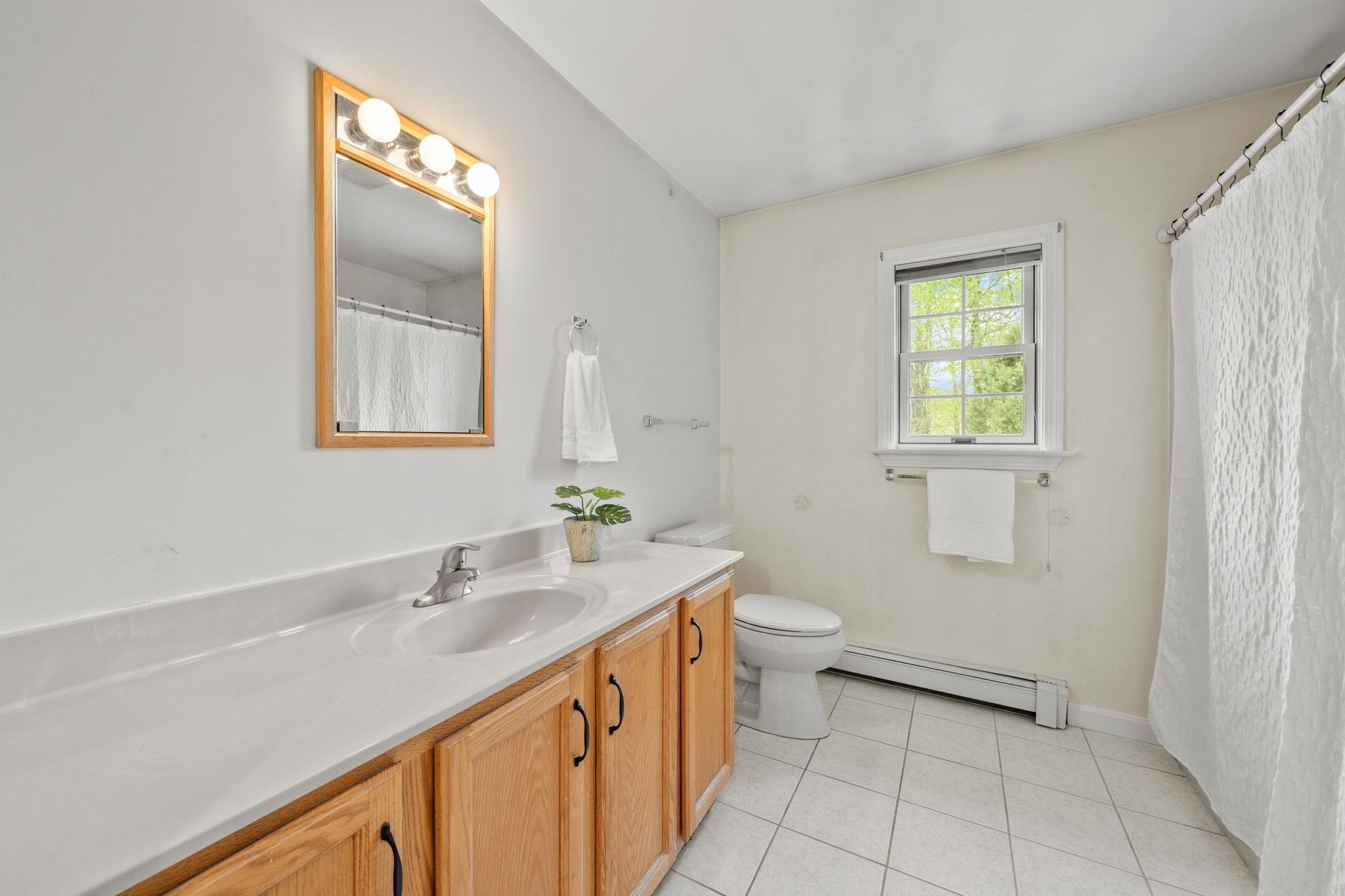 10 Avon Shores Rd, Moultonborough, NH 03254