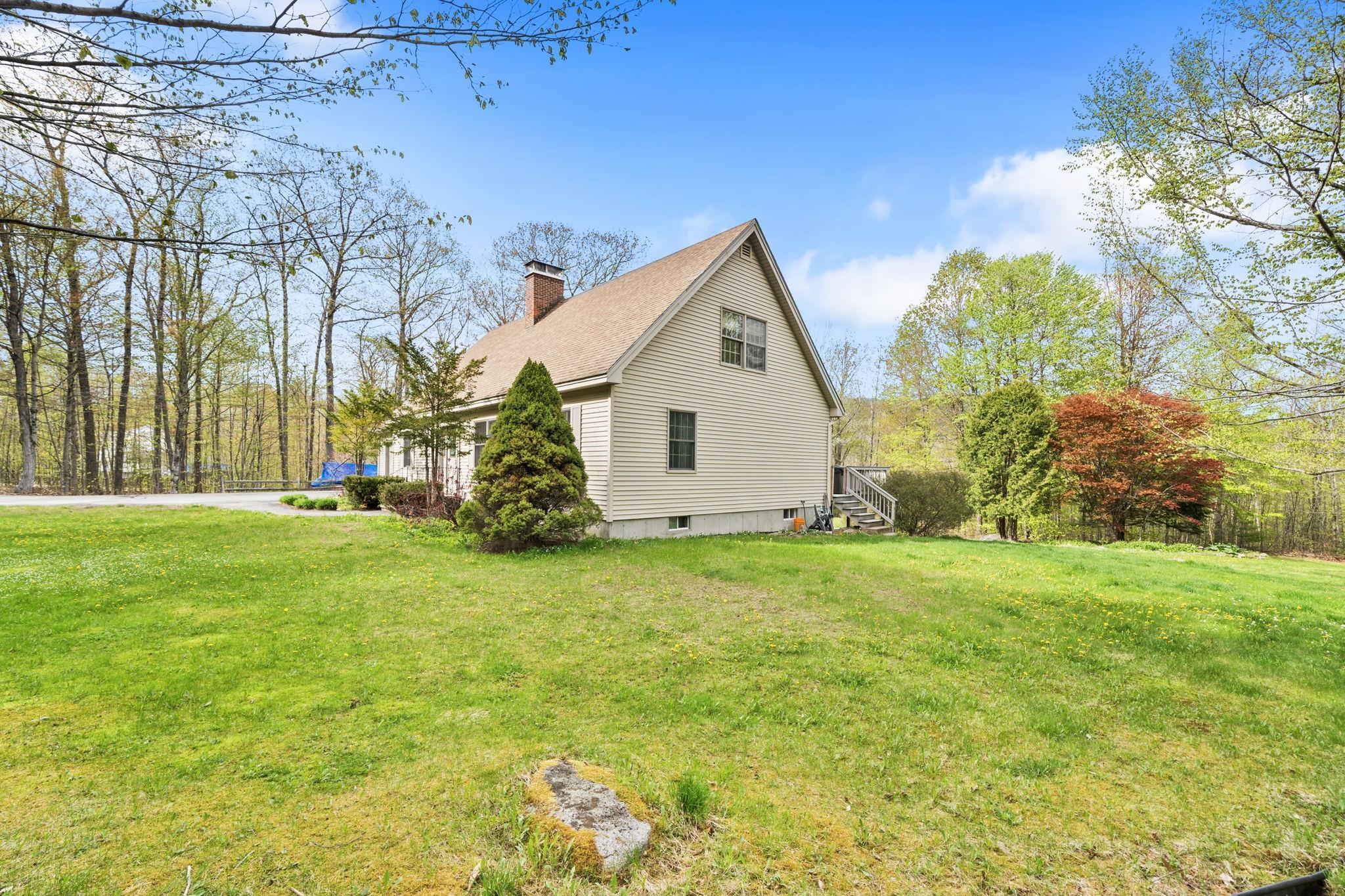 10 Avon Shores Rd, Moultonborough, NH 03254