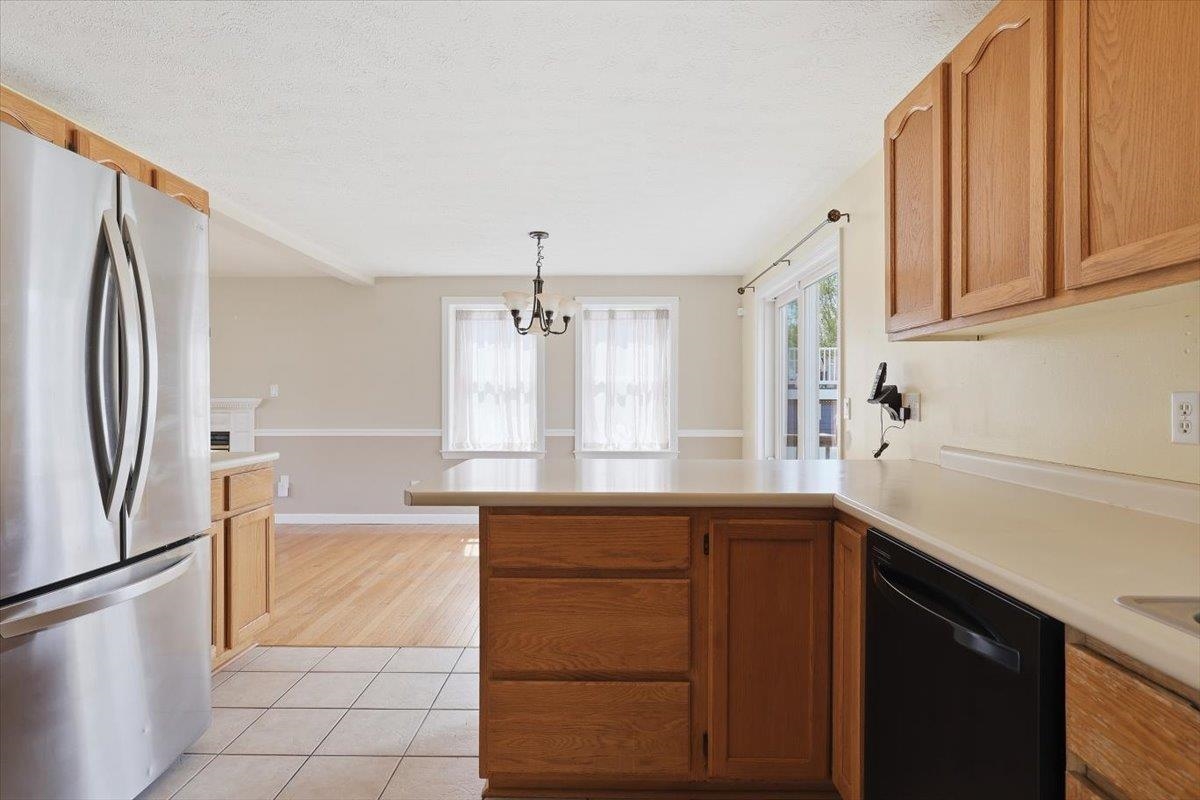 73 Megan Dr, Manchester, NH 03109