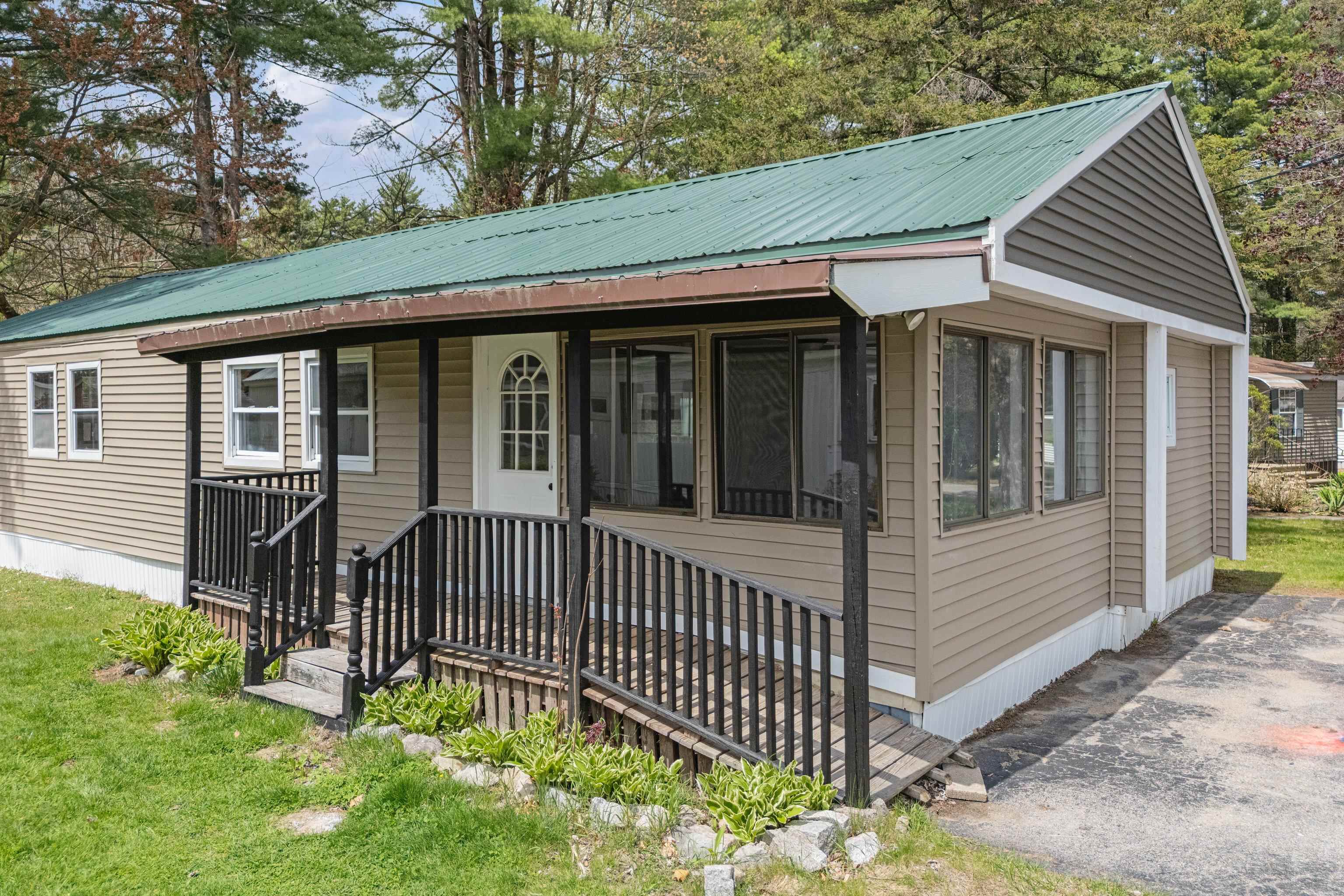 8 Dart St, Hooksett, NH 03106