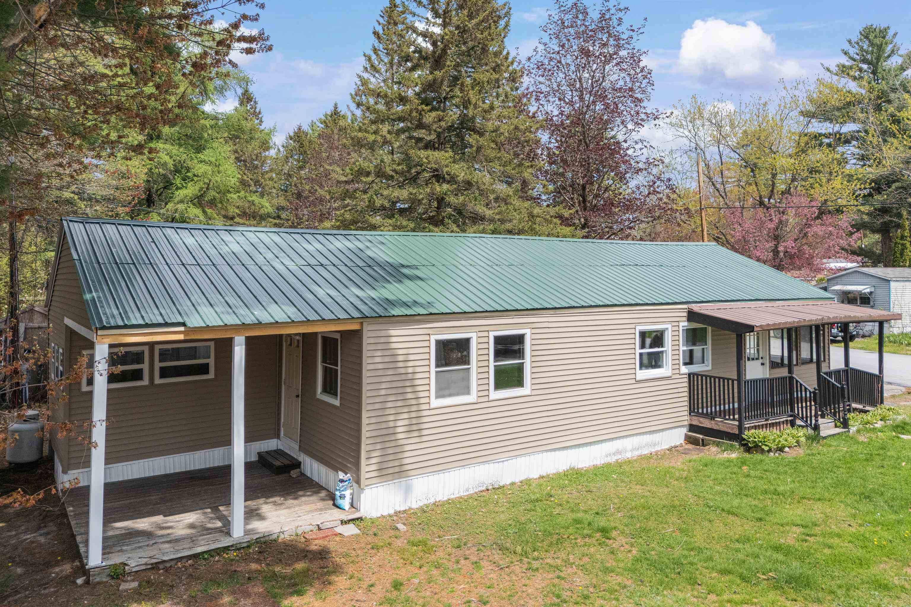 8 Dart St, Hooksett, NH 03106