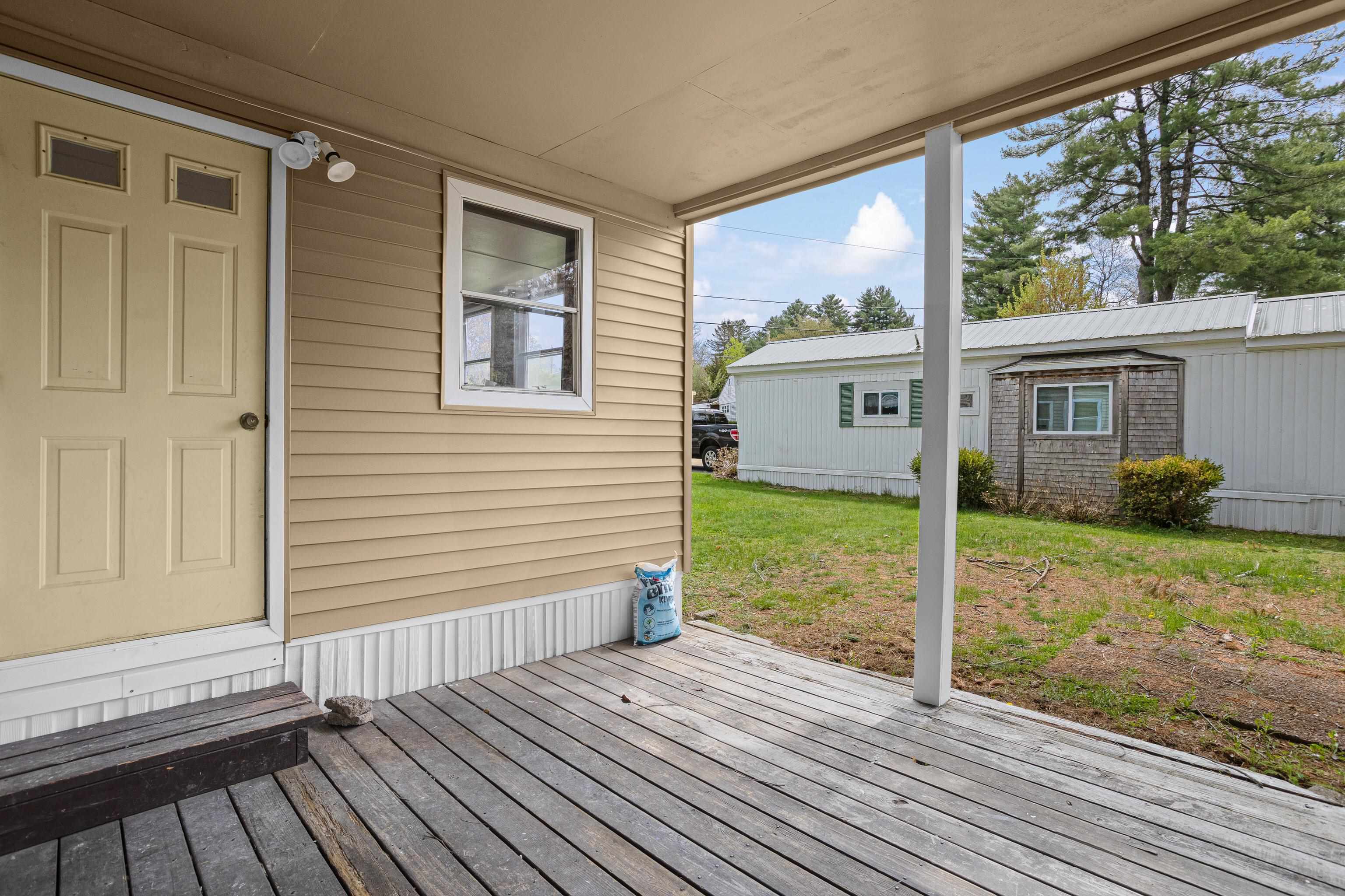 8 Dart St, Hooksett, NH 03106