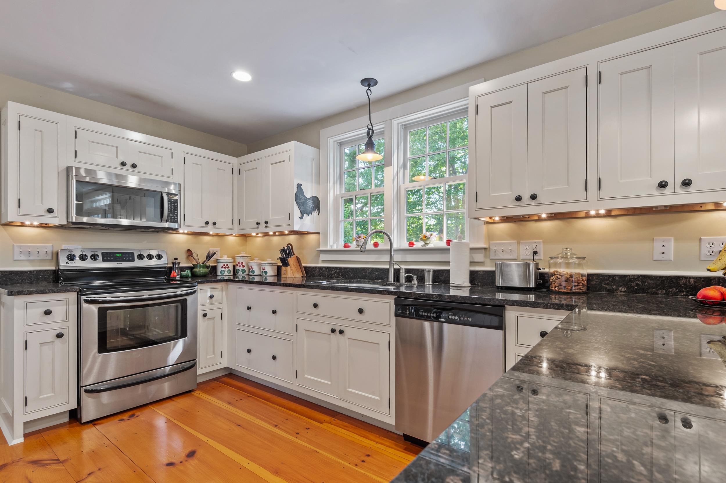 123 Village Road — photo 3