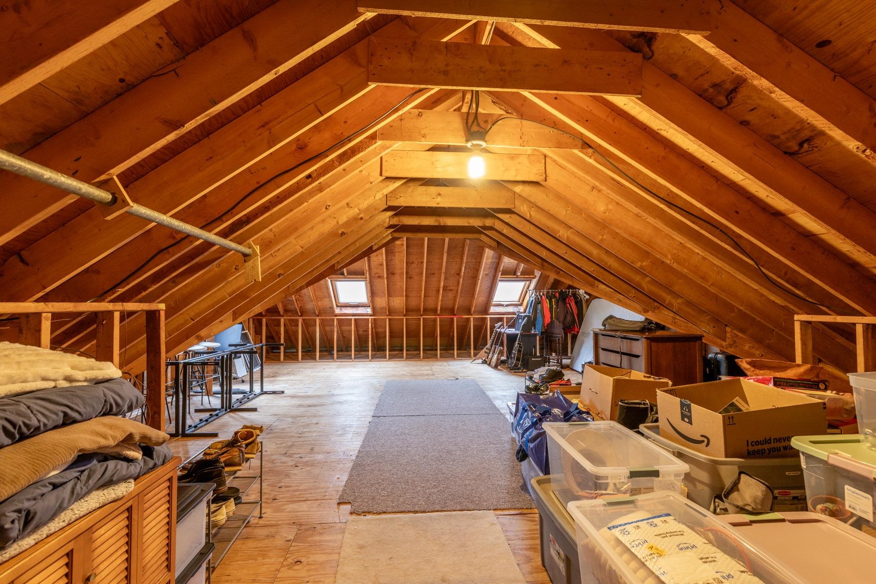 3 Coach Rd, Stratham, NH 03885
