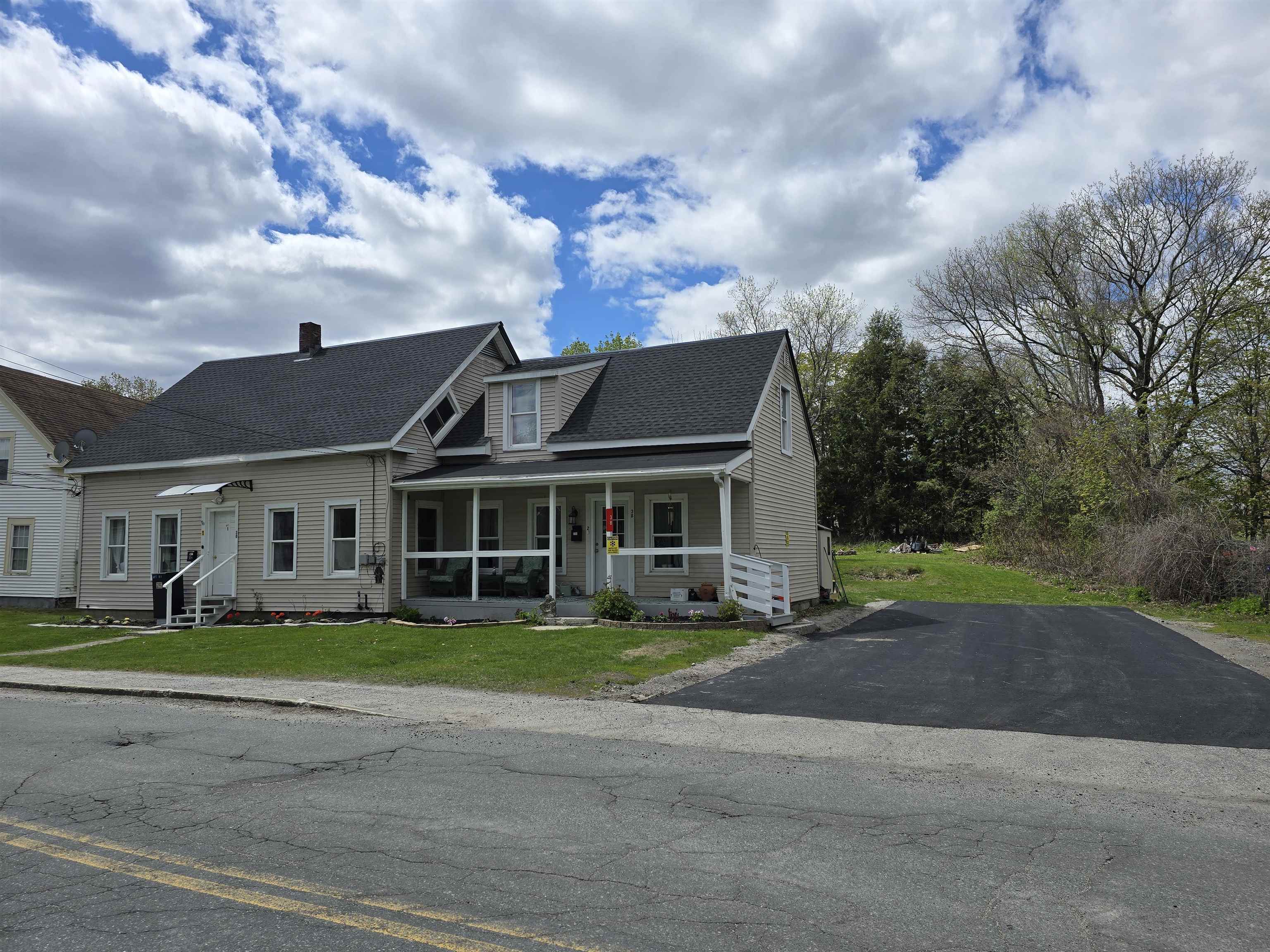 38 Summer St, Newport, NH 03773