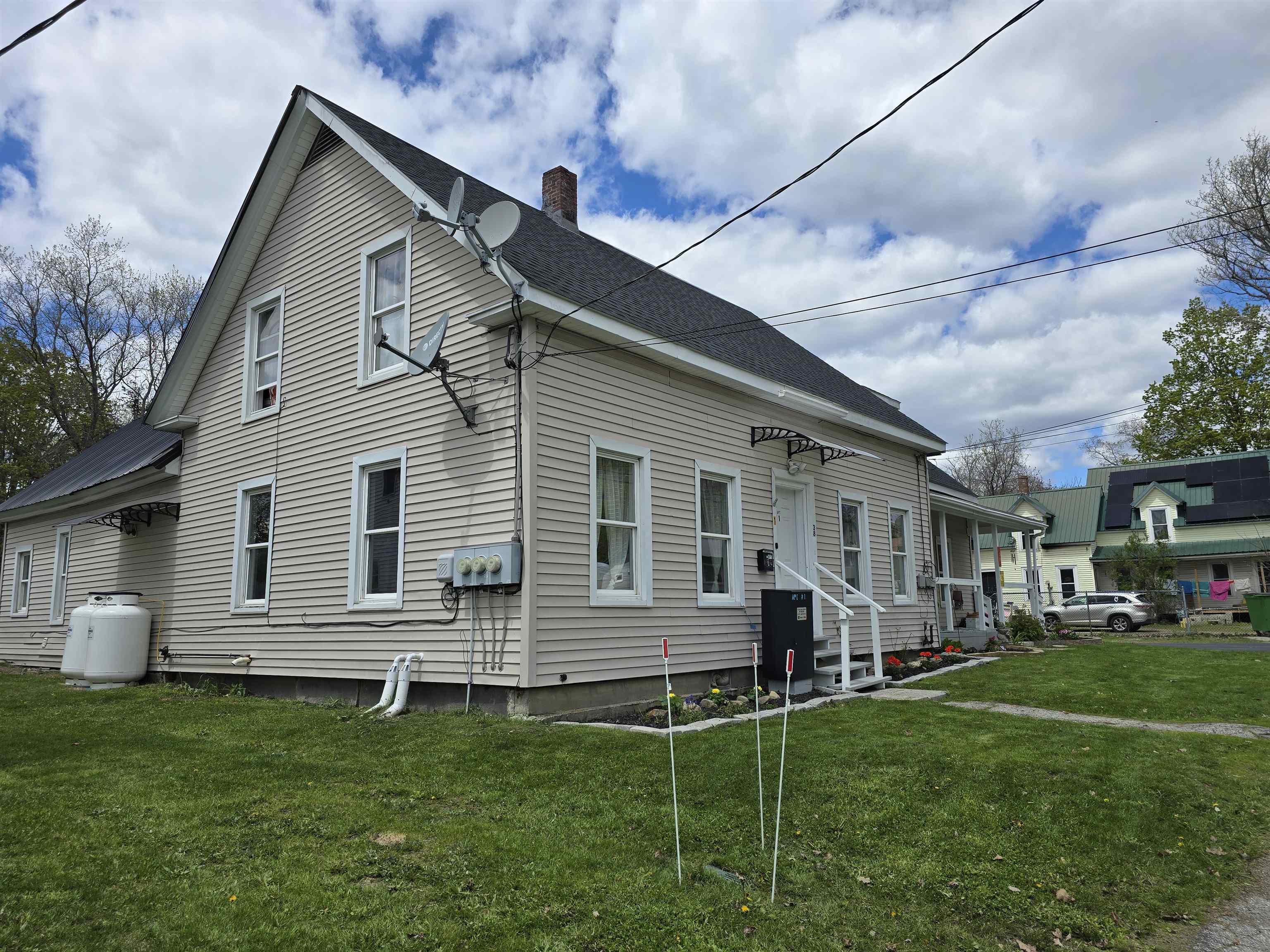 38 Summer St, Newport, NH 03773