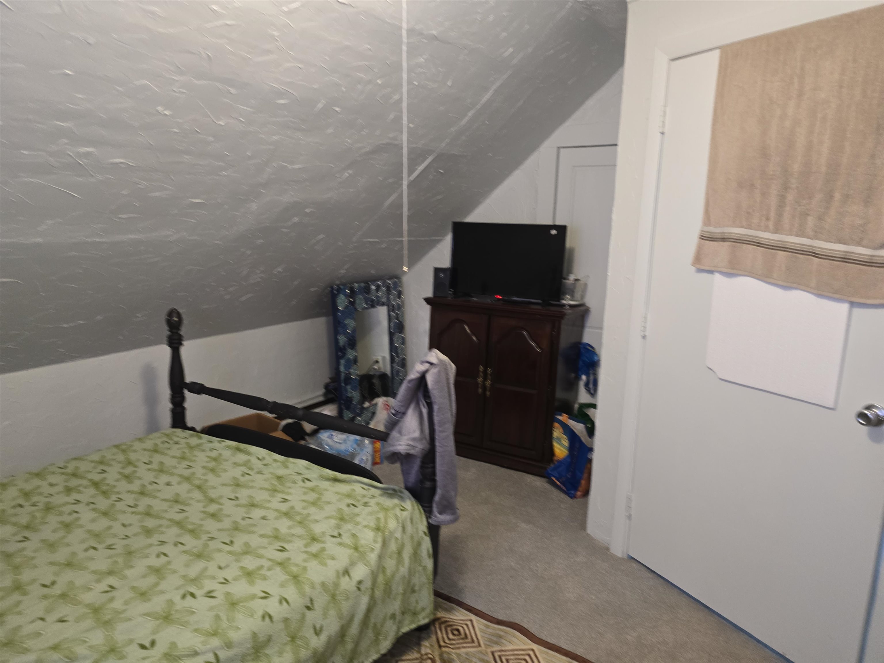 38 Summer St, Newport, NH 03773