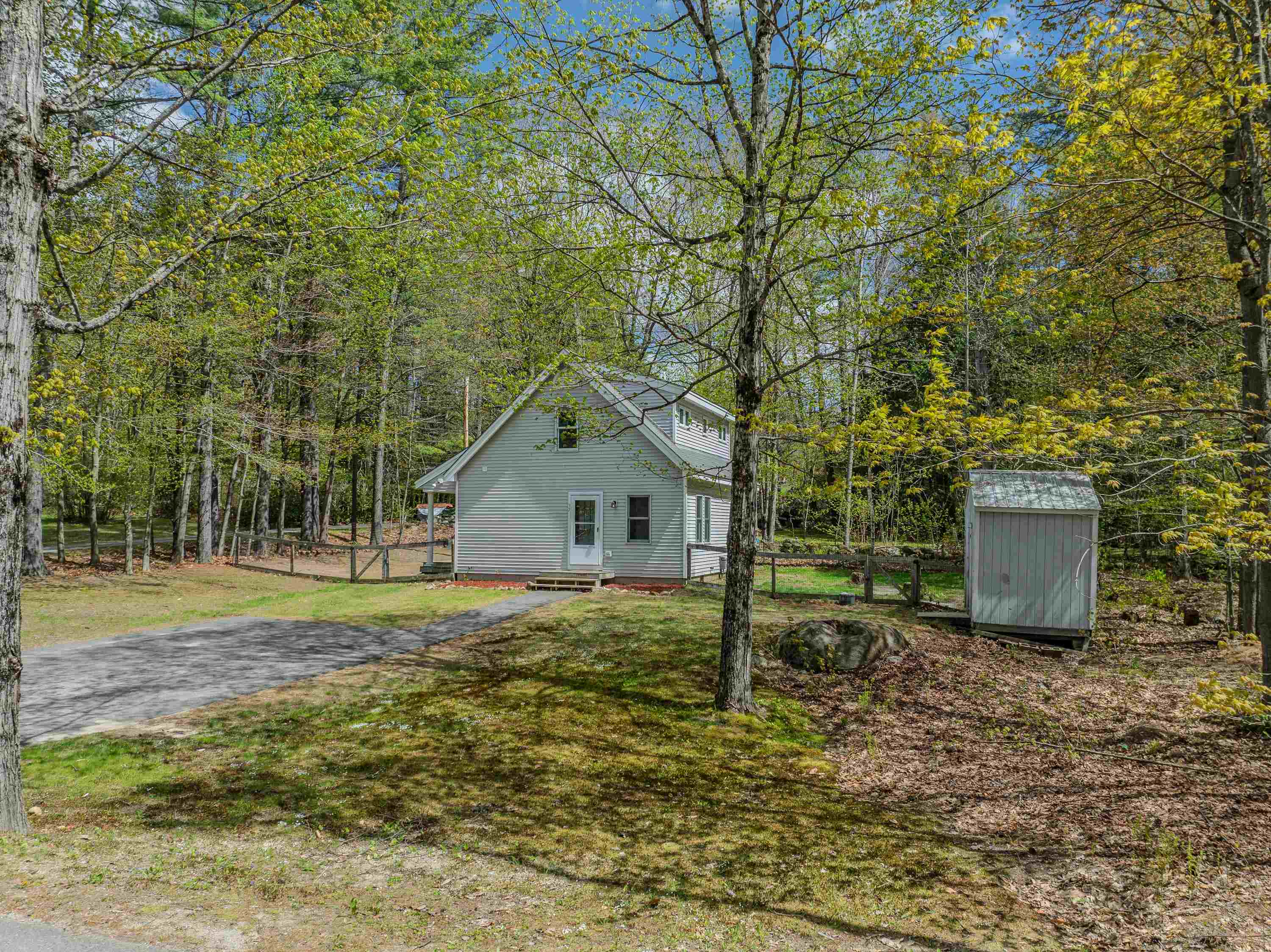 37 Smith St, Plymouth, NH 03264