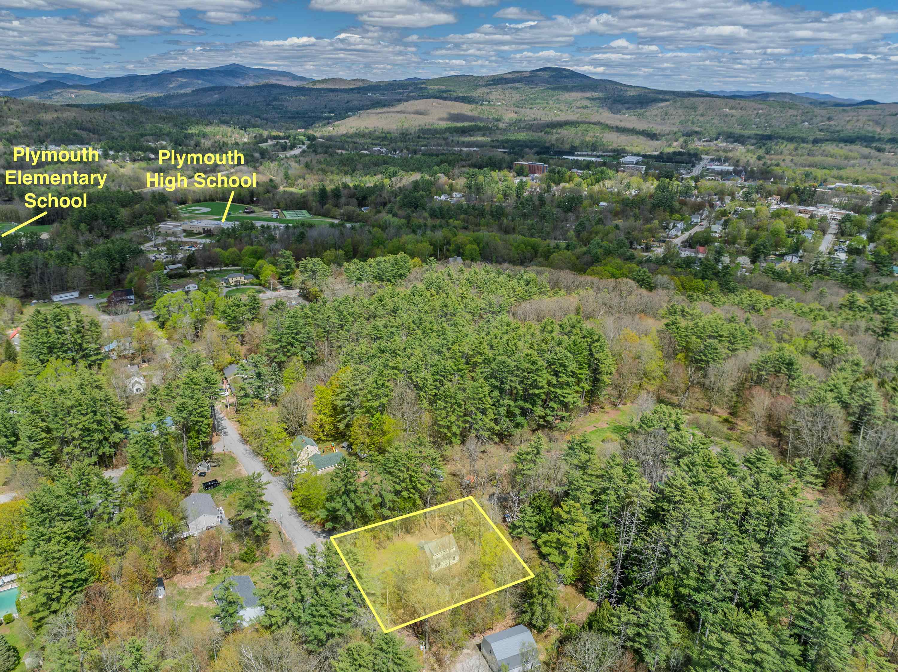 37 Smith St, Plymouth, NH 03264