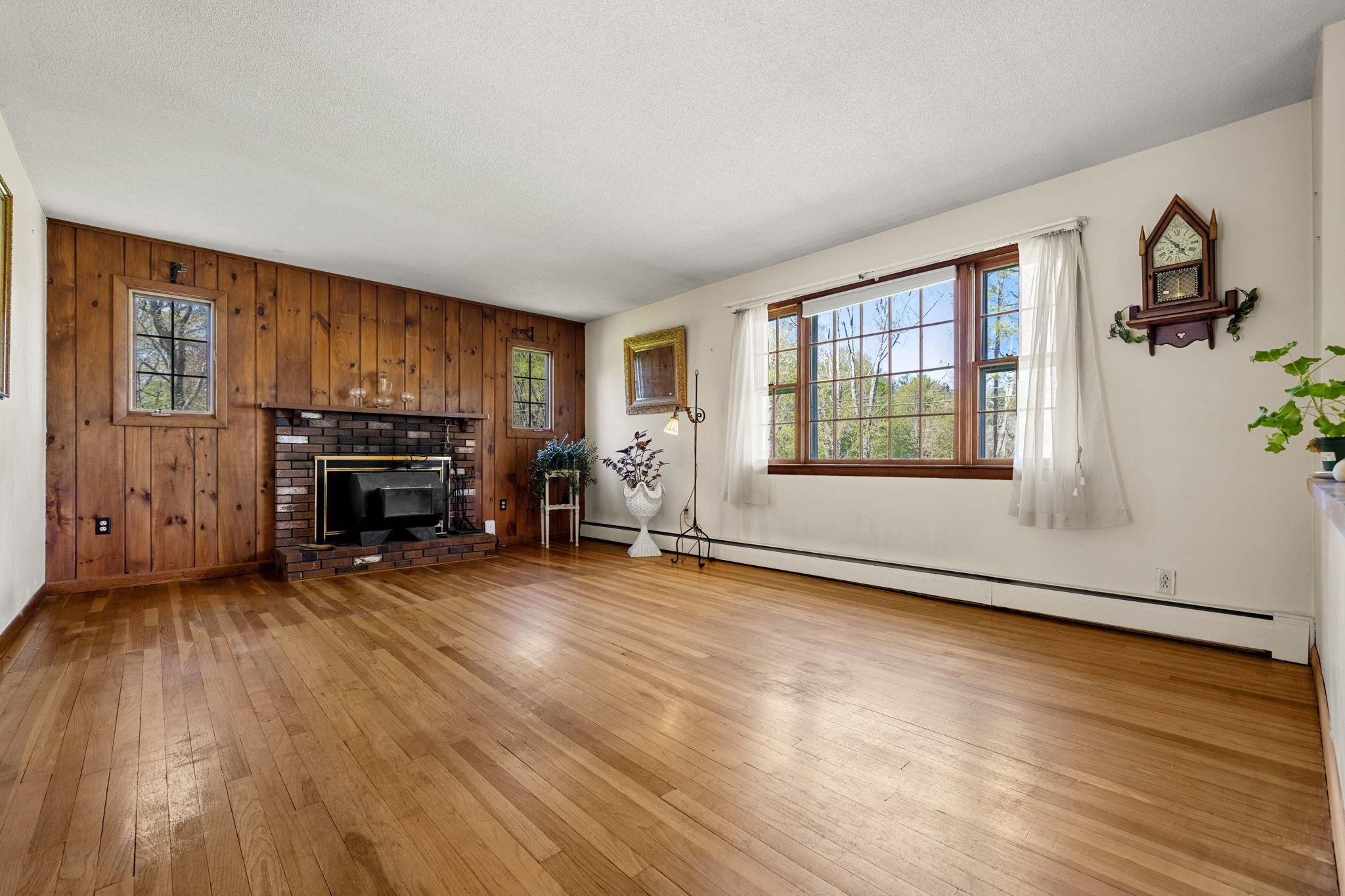 58 Willow Rd, East Kingston, NH 03827-2025