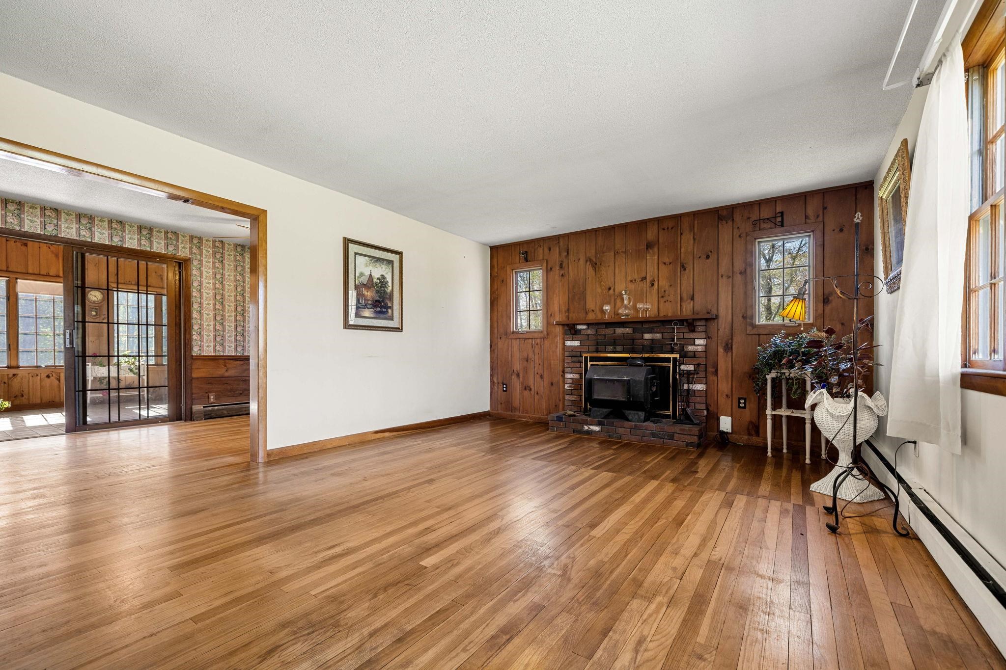 58 Willow Rd, East Kingston, NH 03827-2025