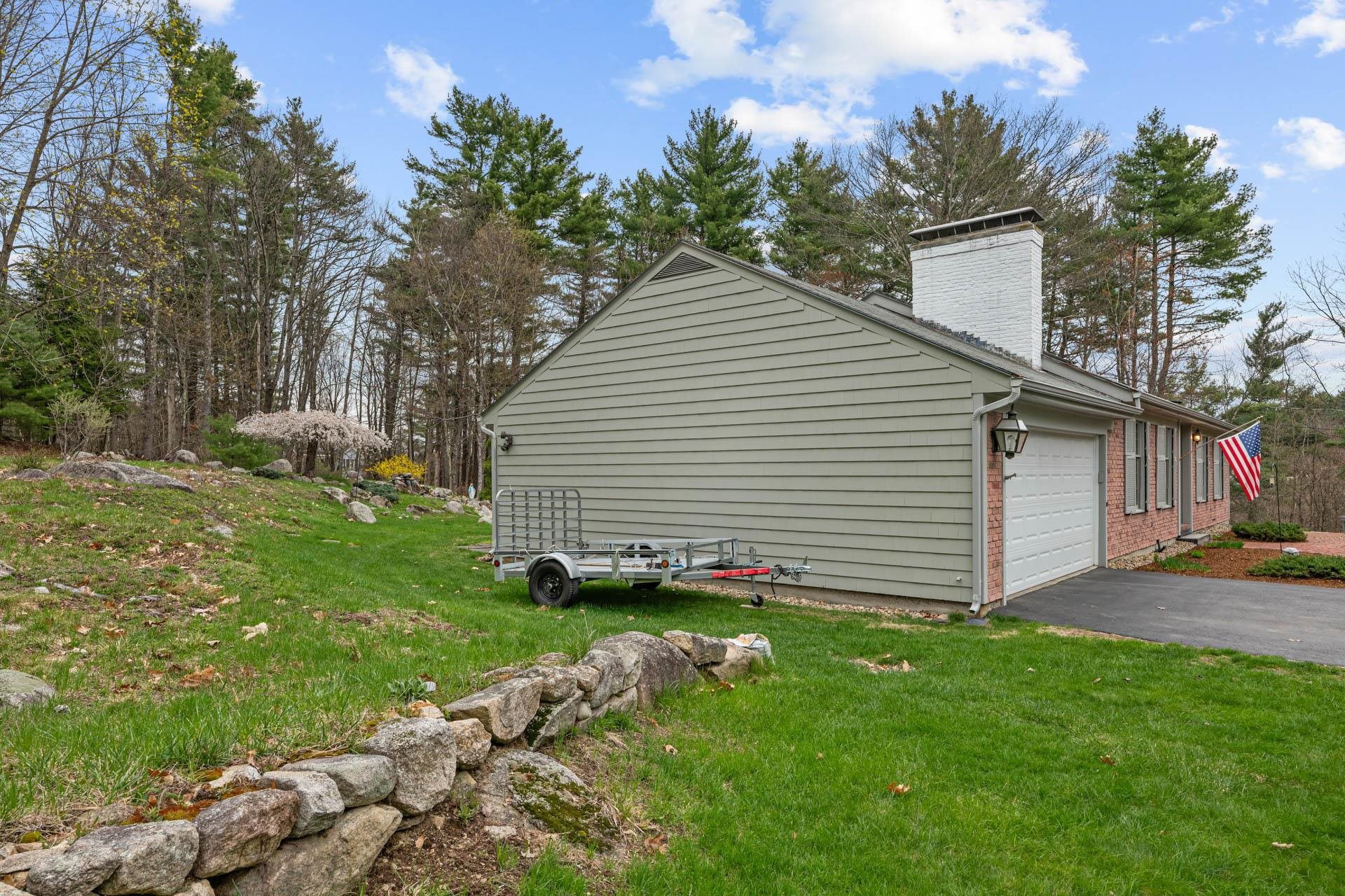 7 Pine Dr, Bedford, NH 03110