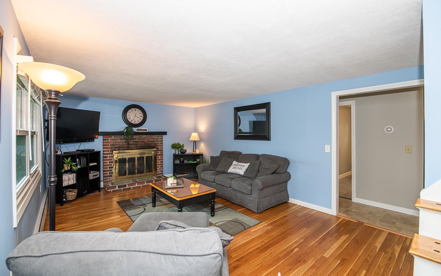 20 Alvirne Dr, Hudson, NH 03051