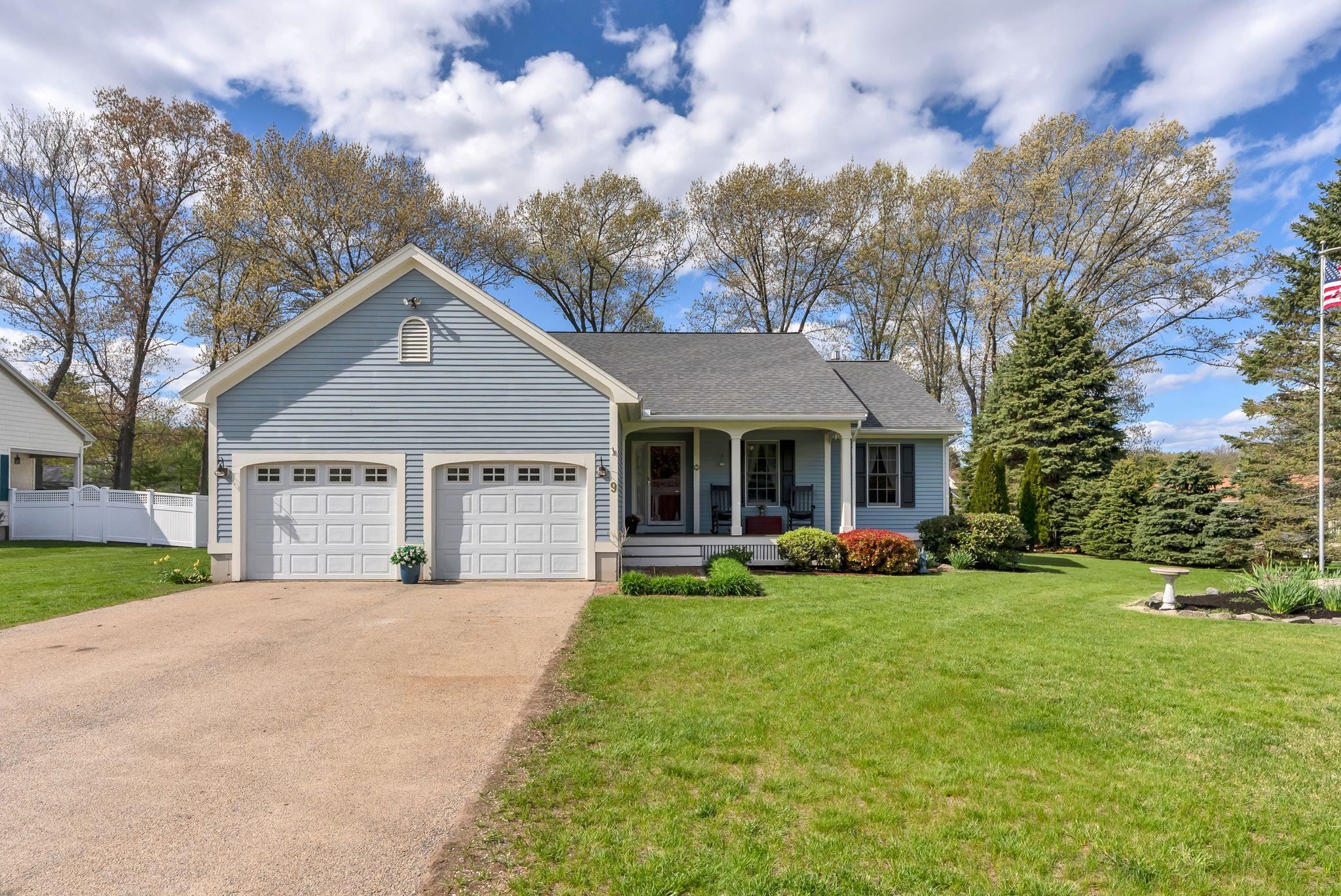 9 Marshview Cir, Seabrook, NH 03874