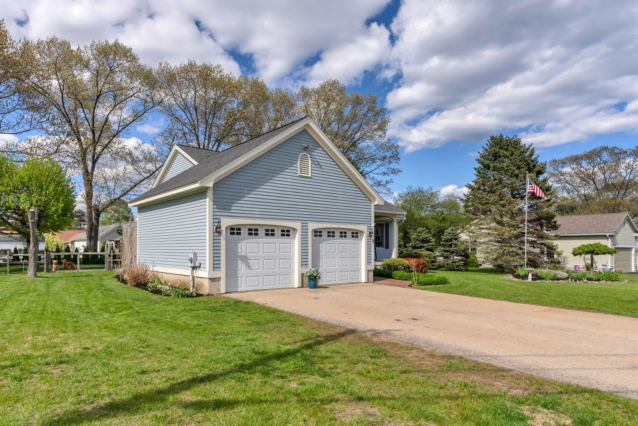 9 Marshview Cir, Seabrook, NH 03874