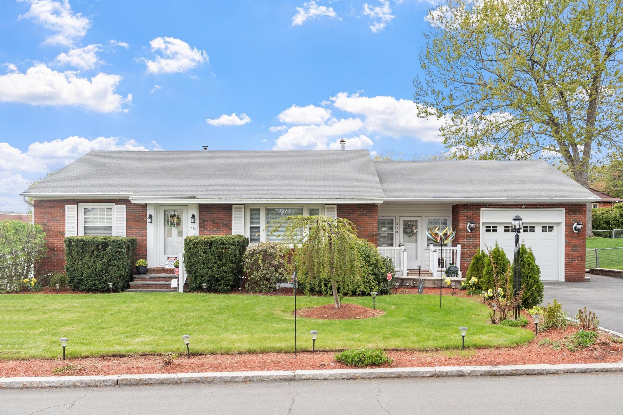 370 Reed St, Manchester, NH 03102