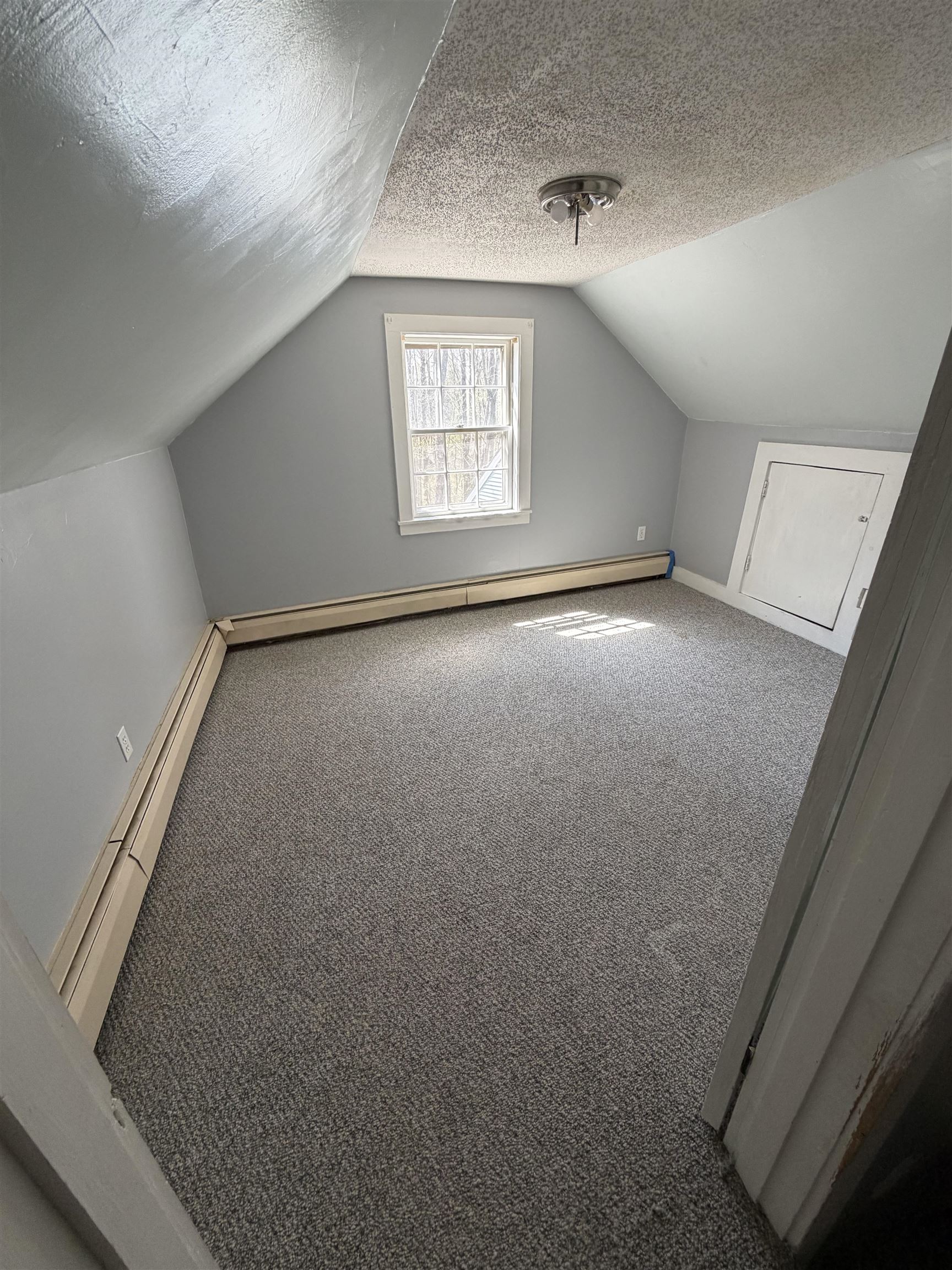 260 Charles St, Farmington, NH 03835