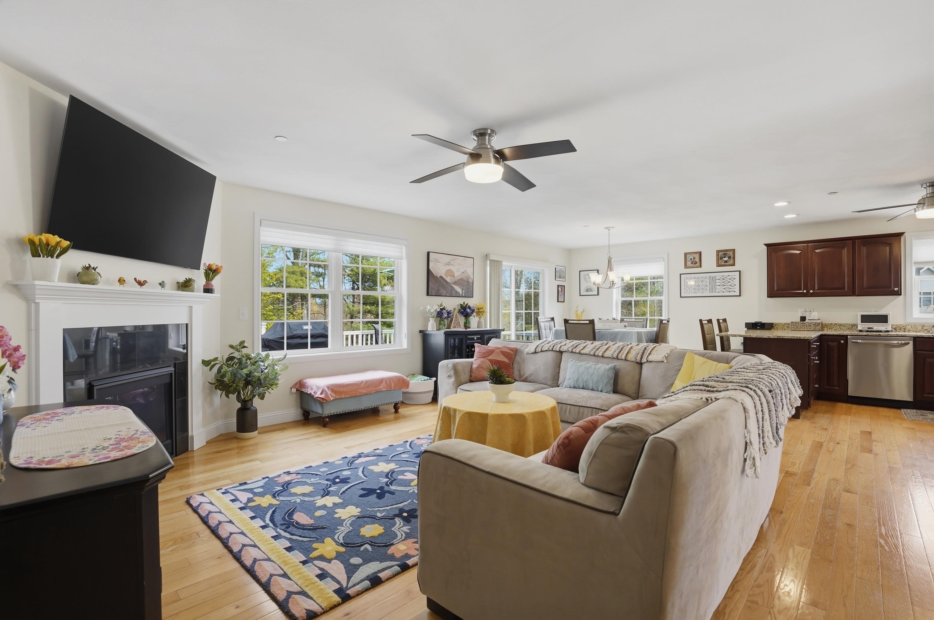 4 Mulligan Way, Kingston, NH 03848