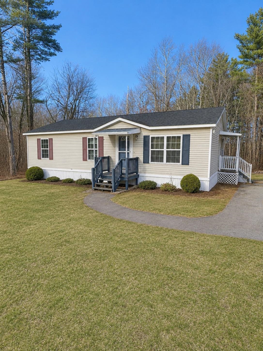 47 Campbell Dr, Salem, NH 03079