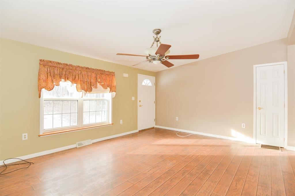 47 Campbell Dr, Salem, NH 03079