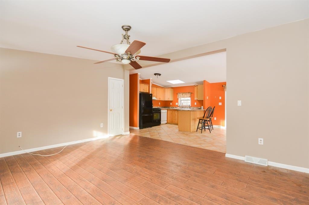 47 Campbell Dr, Salem, NH 03079
