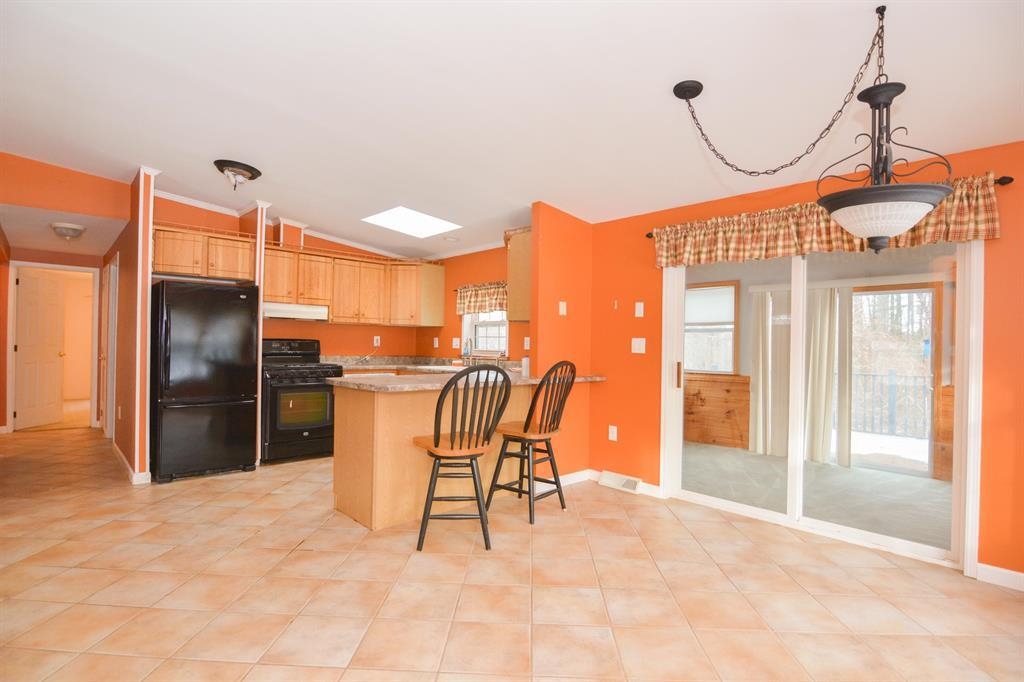 47 Campbell Dr, Salem, NH 03079