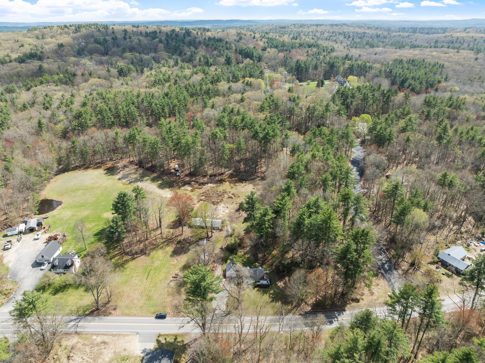 94 Amherst St, Merrimack, NH 03054