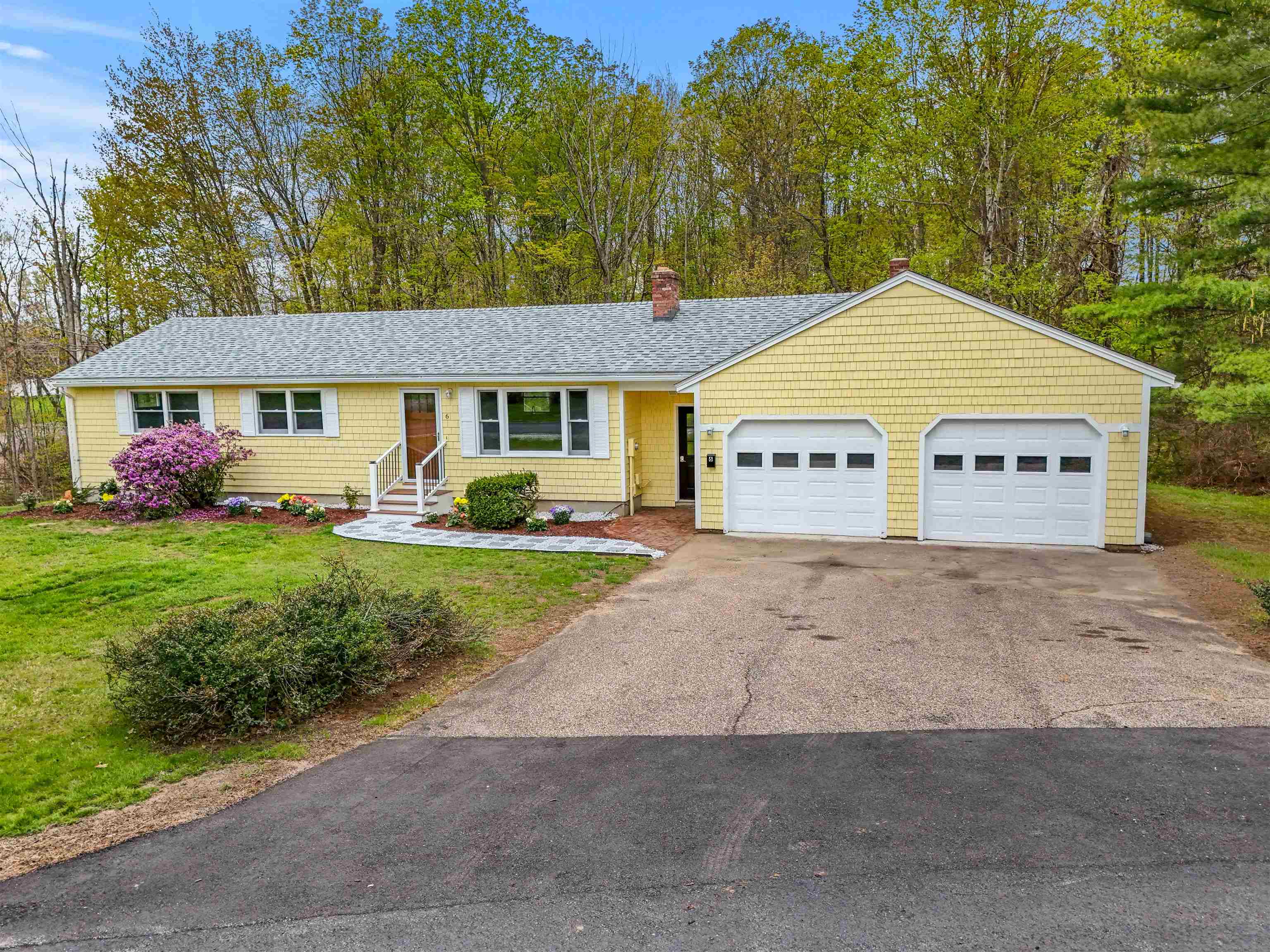 6 Colonial Dr, Gilford, NH 03249