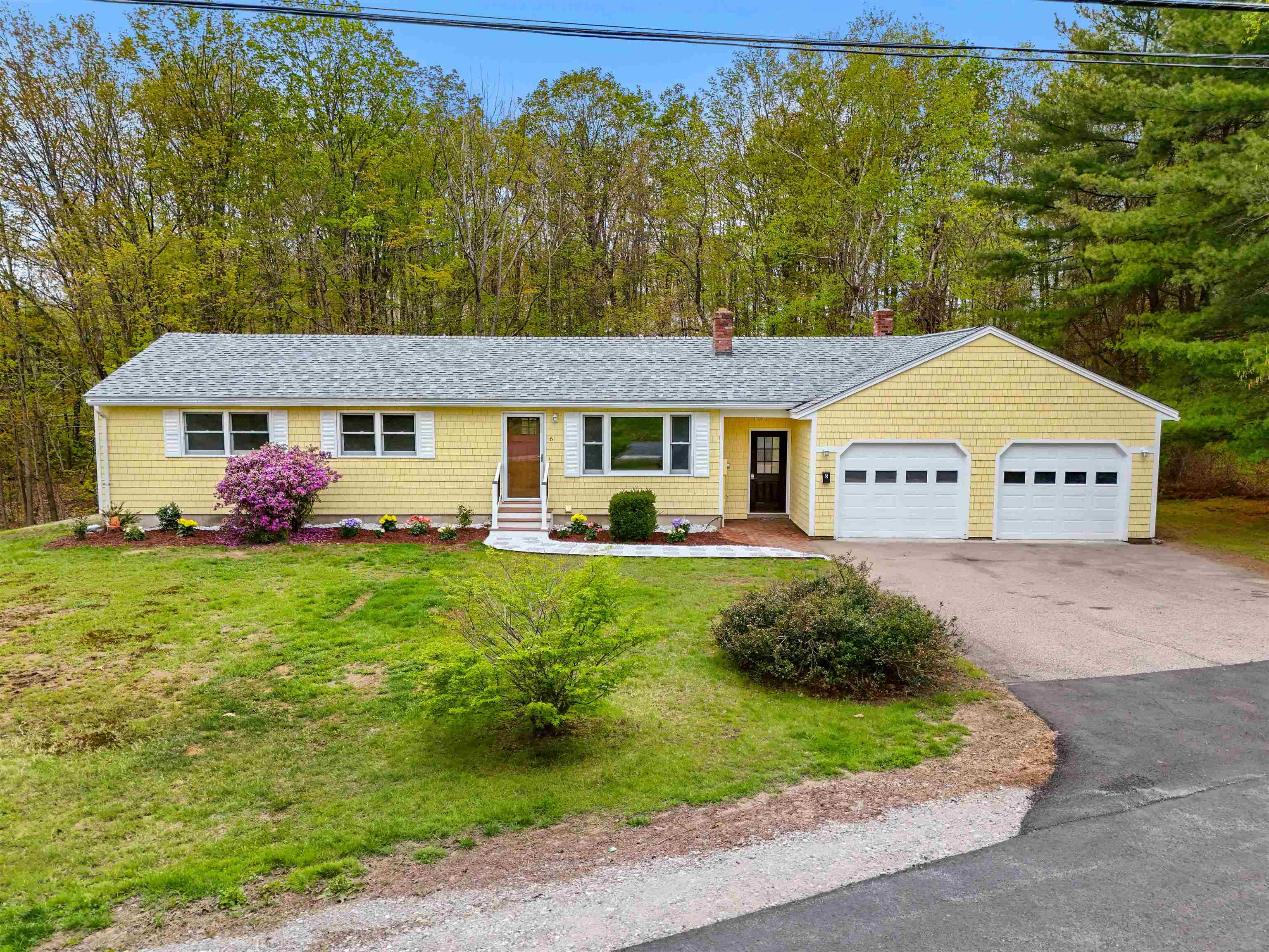 6 Colonial Dr, Gilford, NH 03249