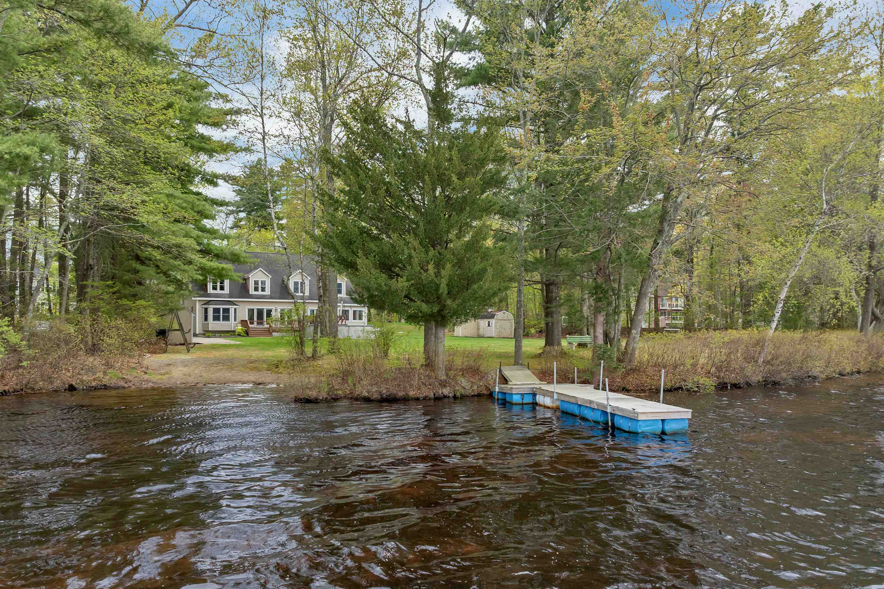 40 Coopers Grove Rd, Kingston, NH 03848