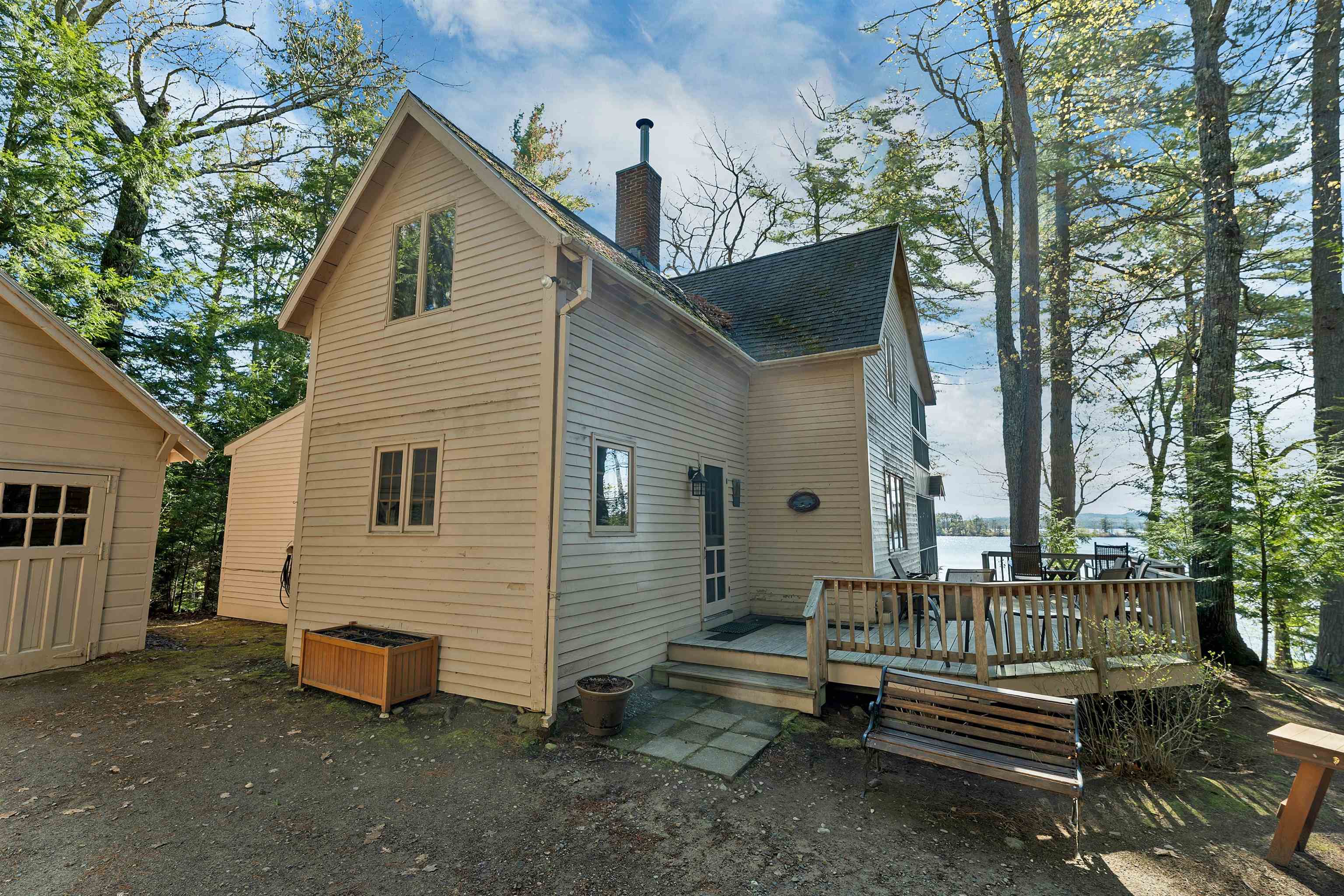 43 Howard Rd, Holderness, NH 03245