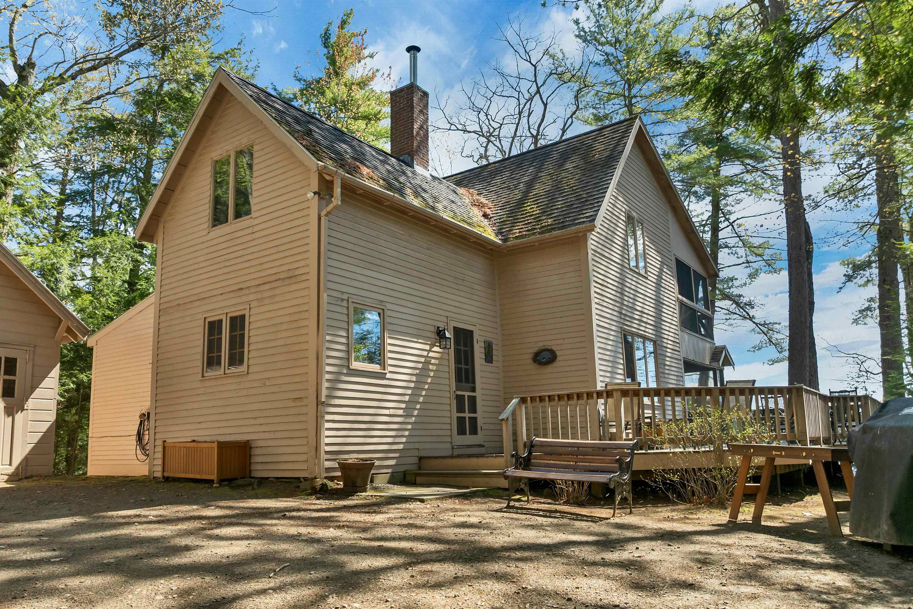 43 Howard Rd, Holderness, NH 03245